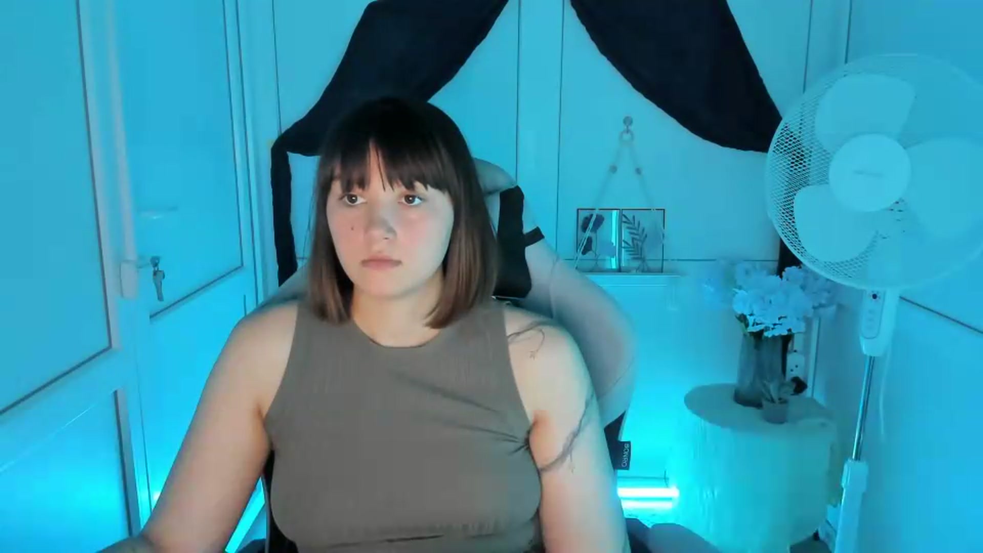 Gallery image thumbnail from Angel_Aura_'s myfreecams stream on, 09/10/2026, 11:32 image 12 of 20