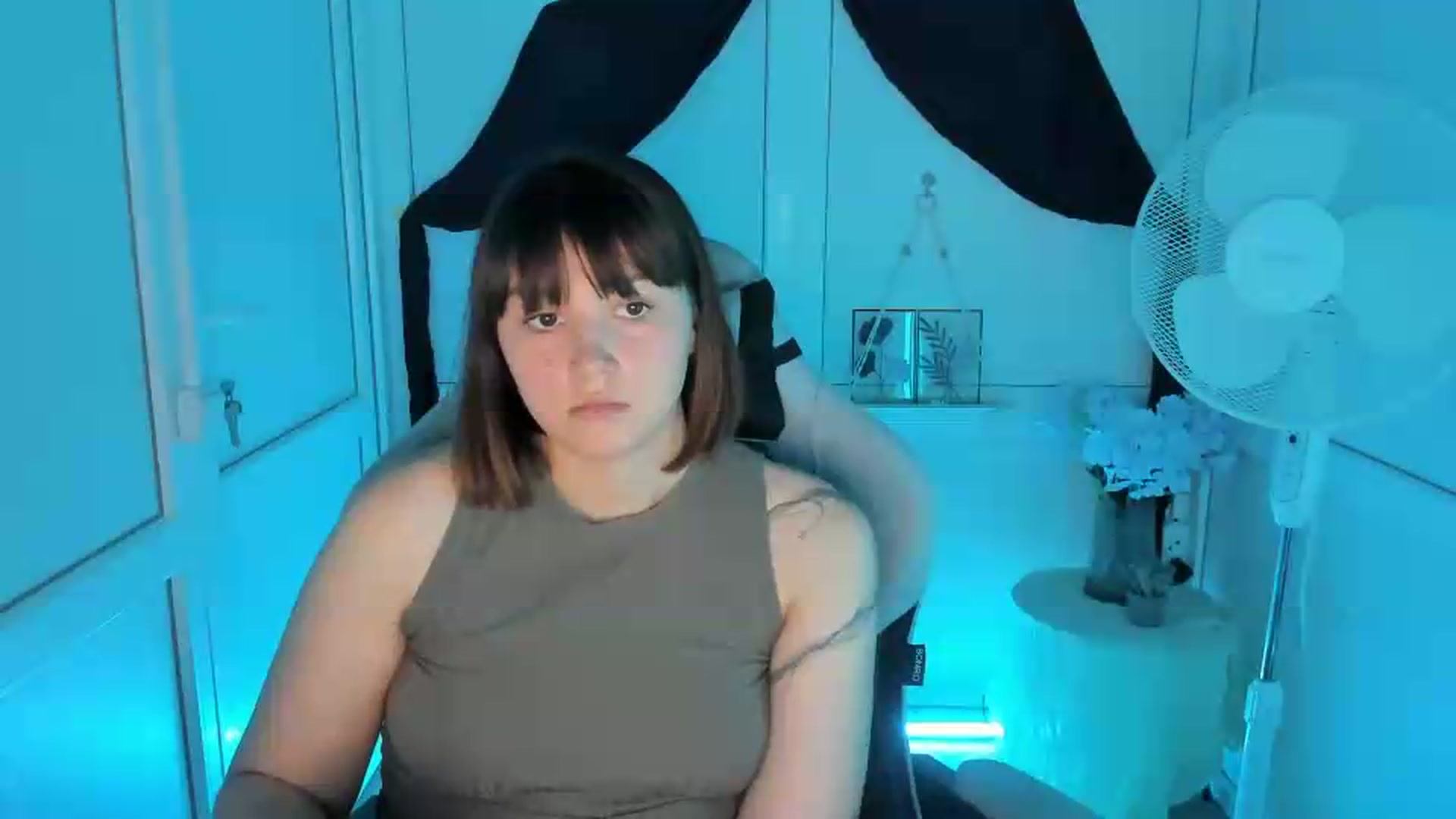 Gallery image thumbnail from Angel_Aura_'s myfreecams stream on, 09/10/2026, 11:32 image 7 of 20