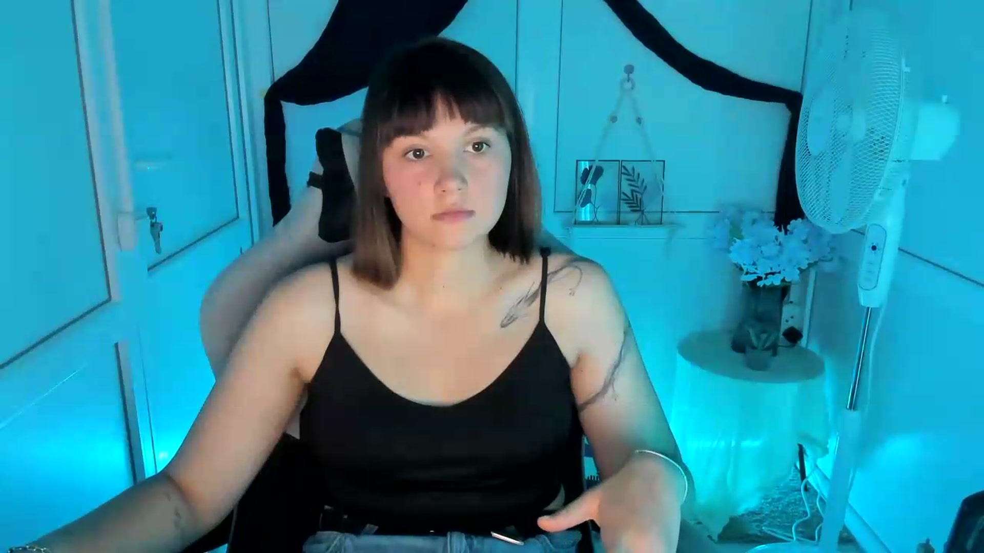 Gallery image thumbnail from Angel_Aura_'s myfreecams stream on, 09/13/2026, 09:59 image 12 of 20
