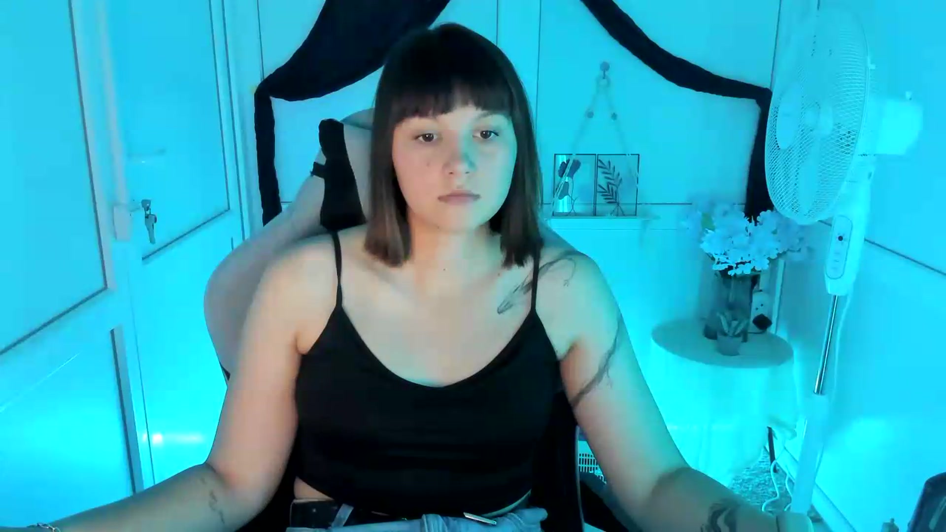 Gallery image thumbnail from Angel_Aura_'s myfreecams stream on, 09/13/2026, 09:59 image 15 of 20