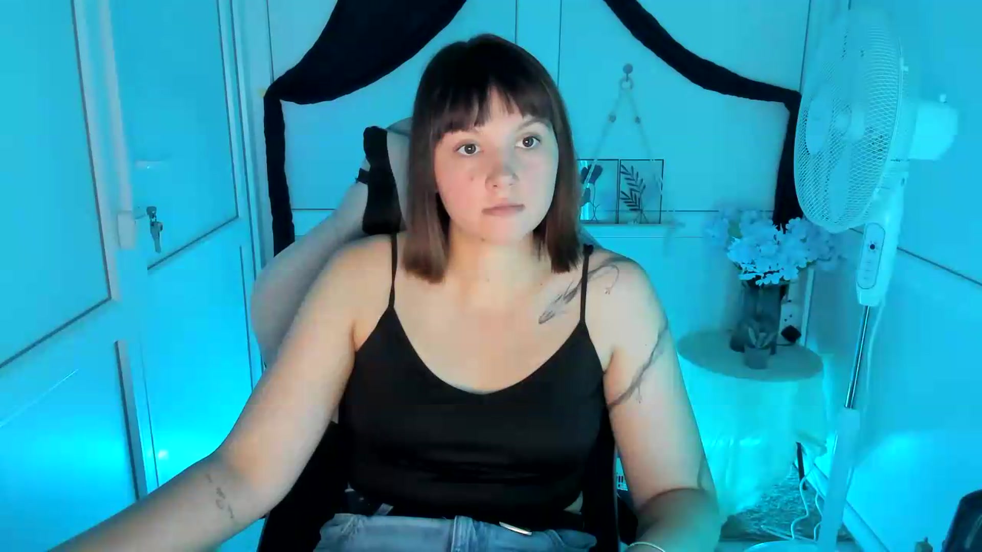 Gallery image thumbnail from Angel_Aura_'s myfreecams stream on, 09/13/2026, 09:59 image 7 of 20