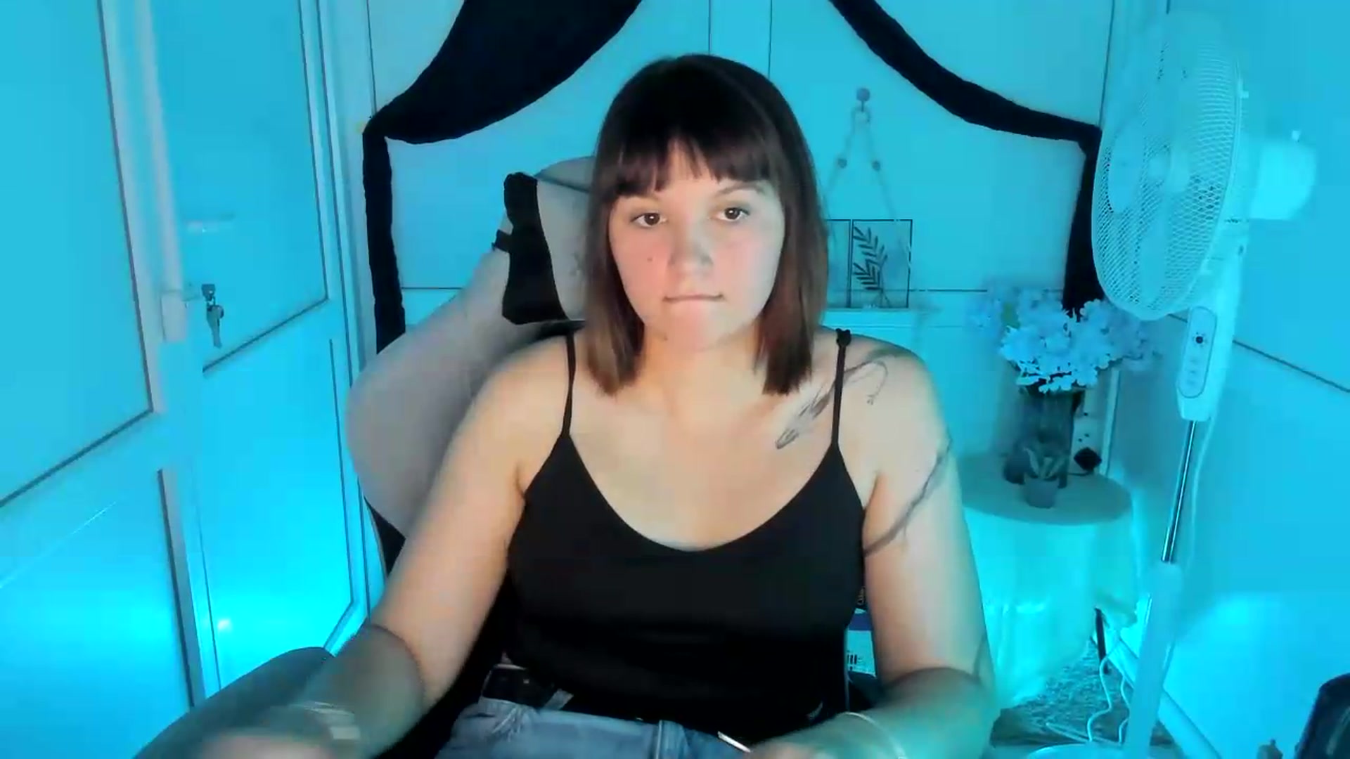 Gallery image thumbnail from Angel_Aura_'s myfreecams stream on, 09/13/2026, 09:59 image 8 of 20