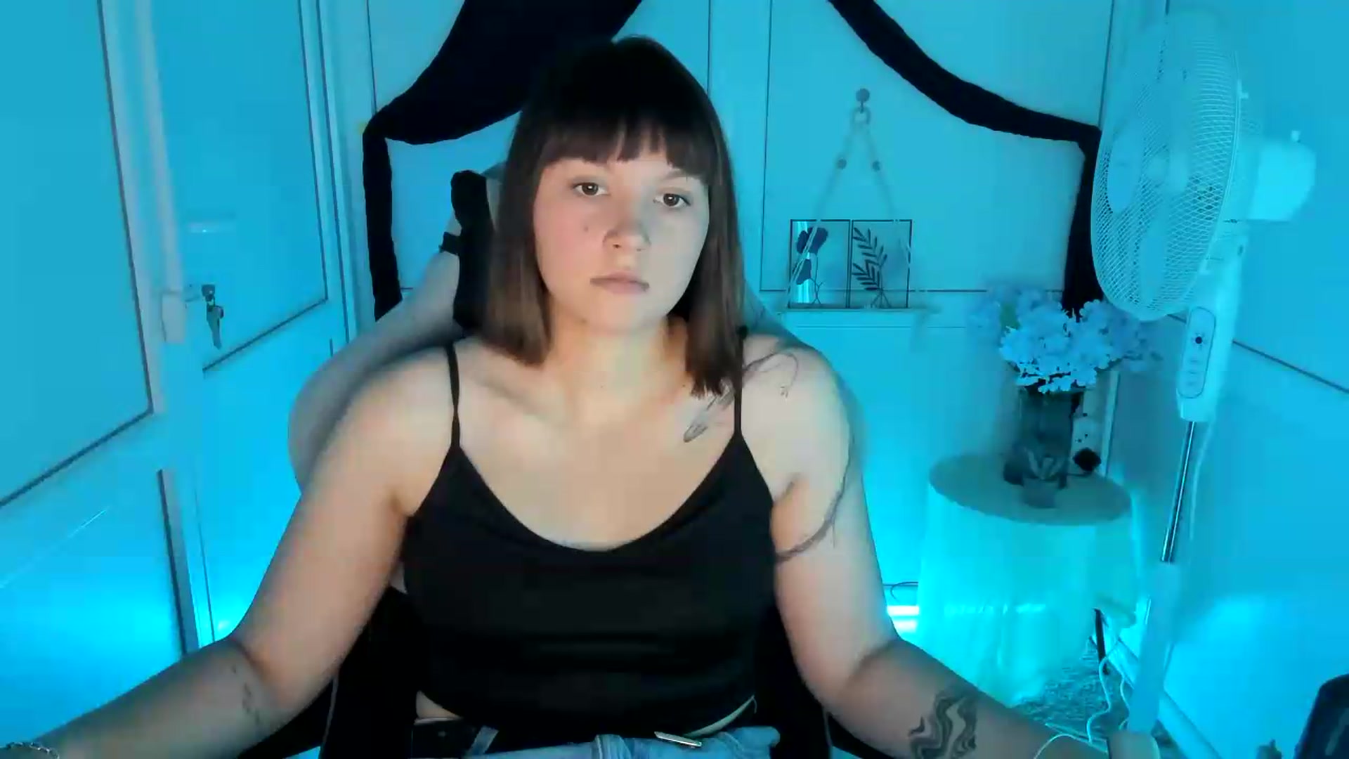 Gallery image thumbnail from Angel_Aura_'s myfreecams stream on, 09/13/2026, 09:59 image 16 of 20