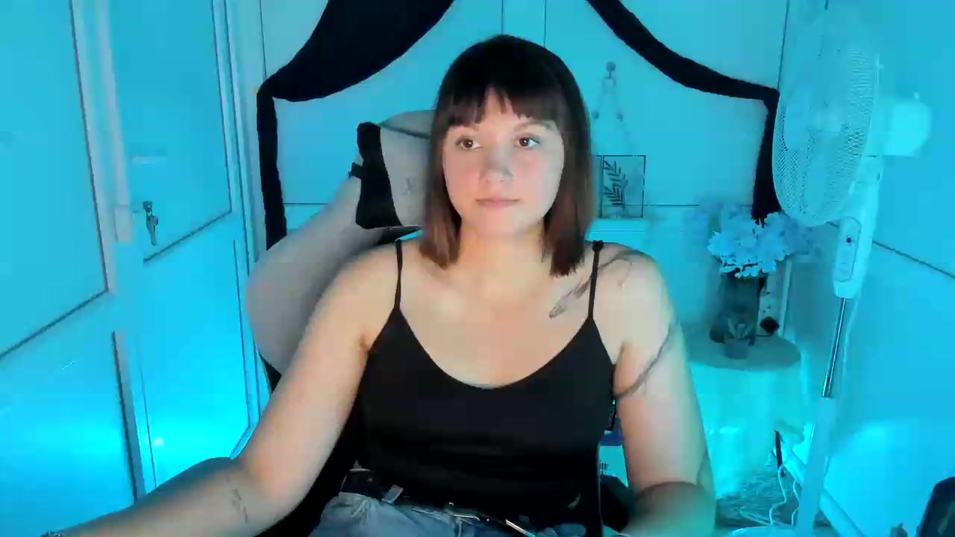 Gallery image thumbnail from Angel_Aura_'s myfreecams stream on, 09/13/2026, 09:59 image 9 of 20