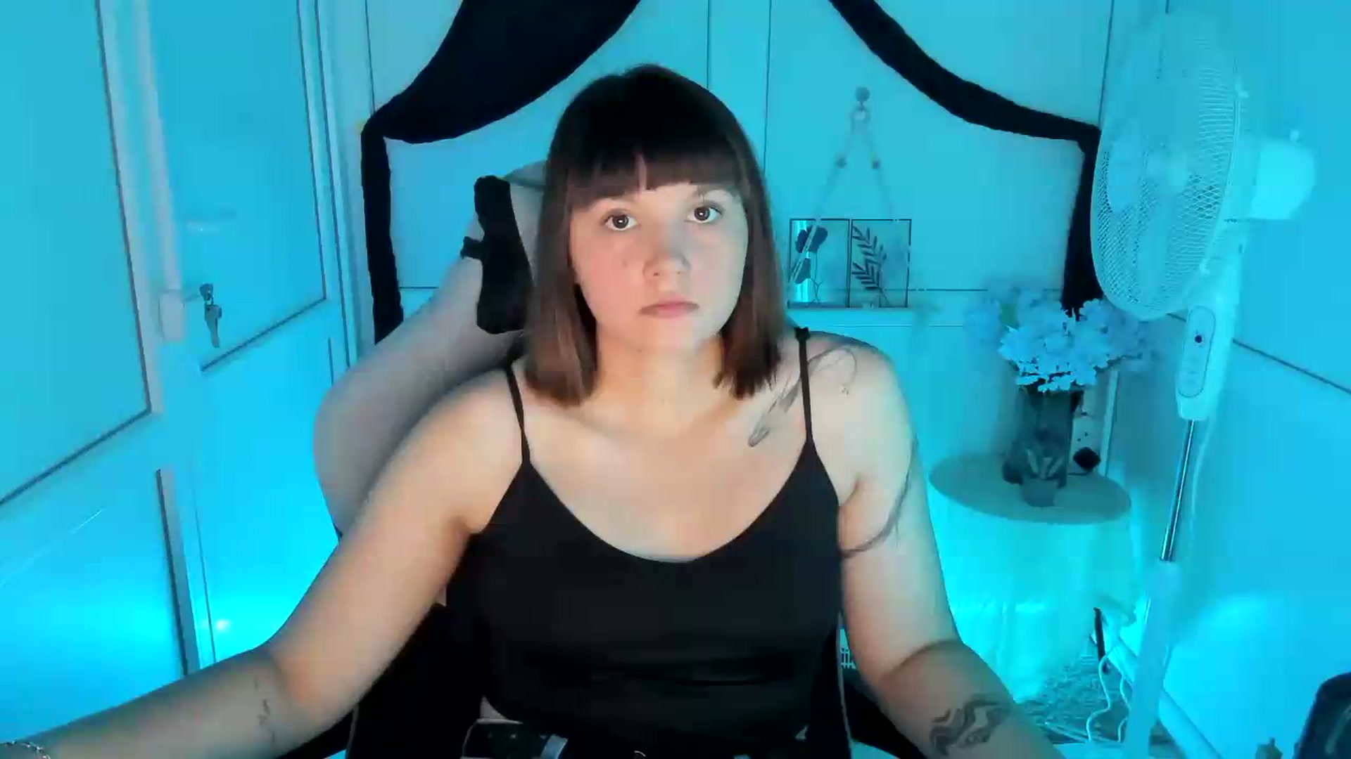 Gallery image thumbnail from Angel_Aura_'s myfreecams stream on, 09/13/2026, 09:59 image 3 of 20