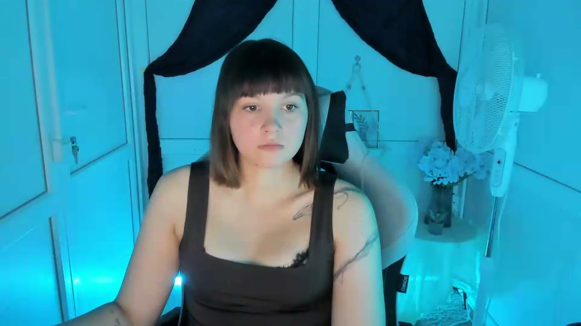 Gallery image thumbnail from Angel_Aura_'s myfreecams stream on, 09/14/2026, 10:22 image 2 of 20