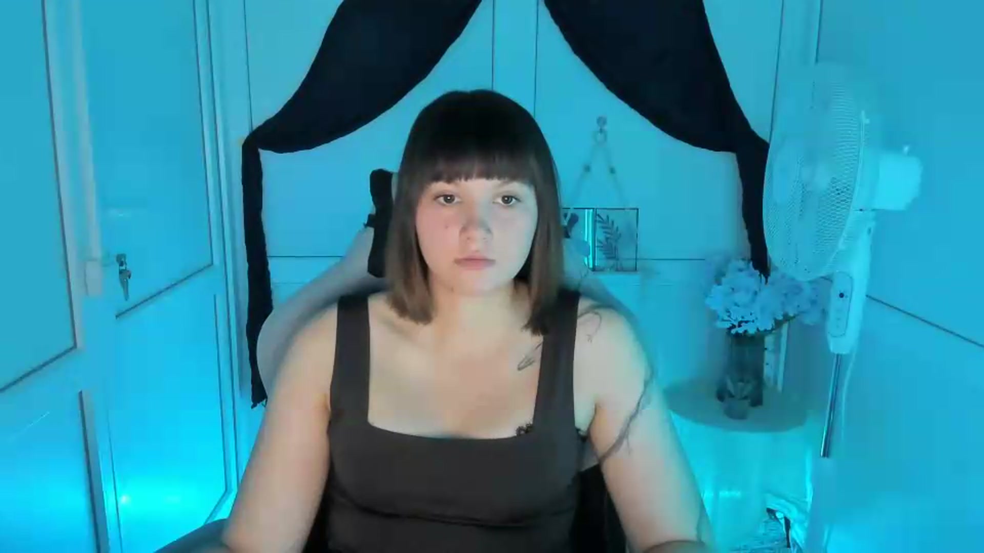 Gallery image thumbnail from Angel_Aura_'s myfreecams stream on, 09/14/2026, 10:22 image 4 of 20