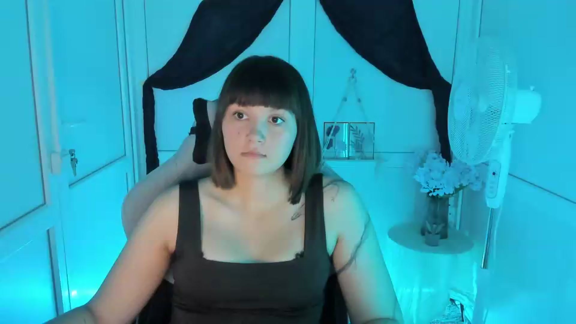 Gallery image thumbnail from Angel_Aura_'s myfreecams stream on, 09/14/2026, 10:22 image 12 of 20