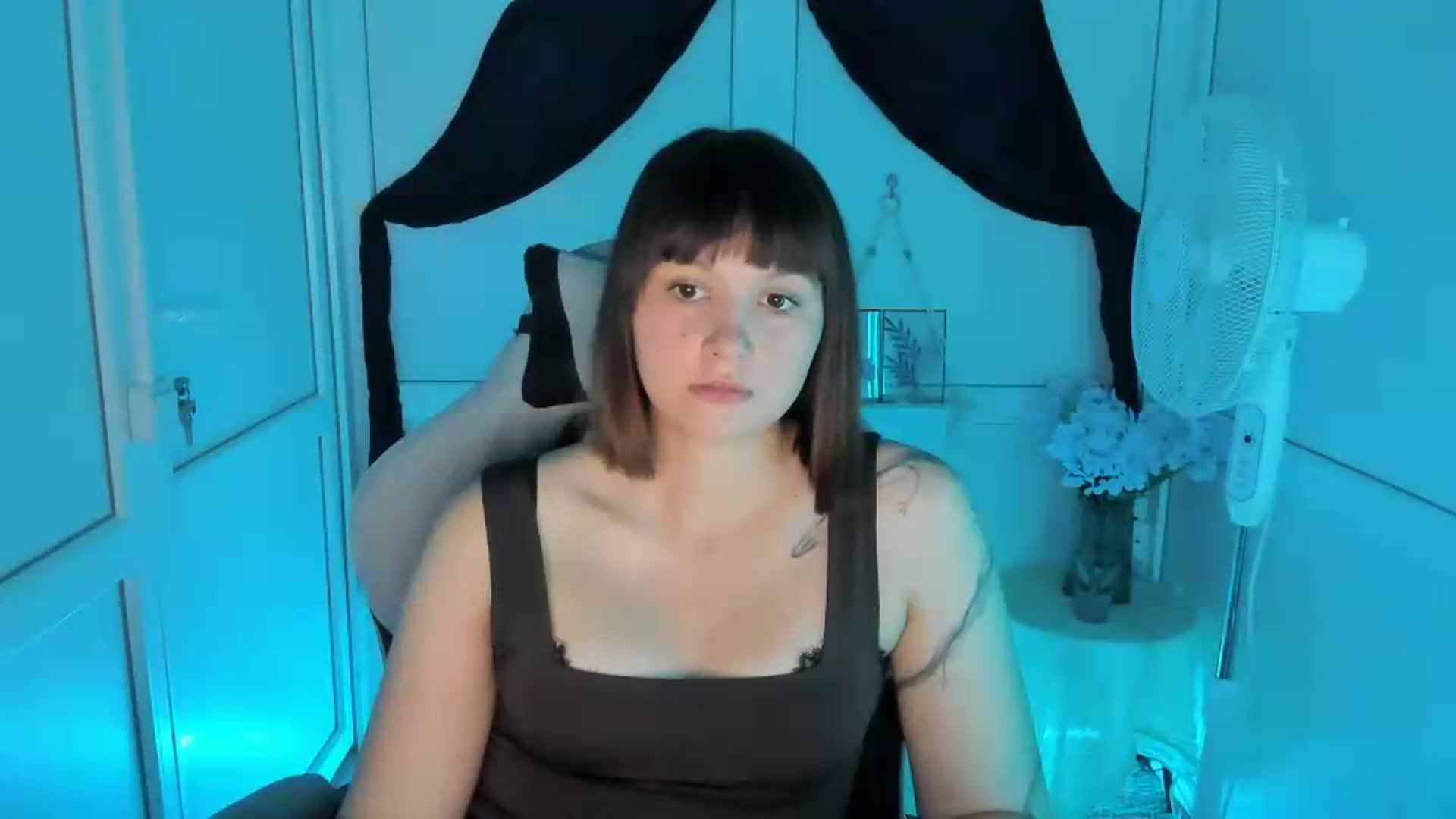 Gallery image thumbnail from Angel_Aura_'s myfreecams stream on, 09/14/2026, 10:22 image 18 of 20