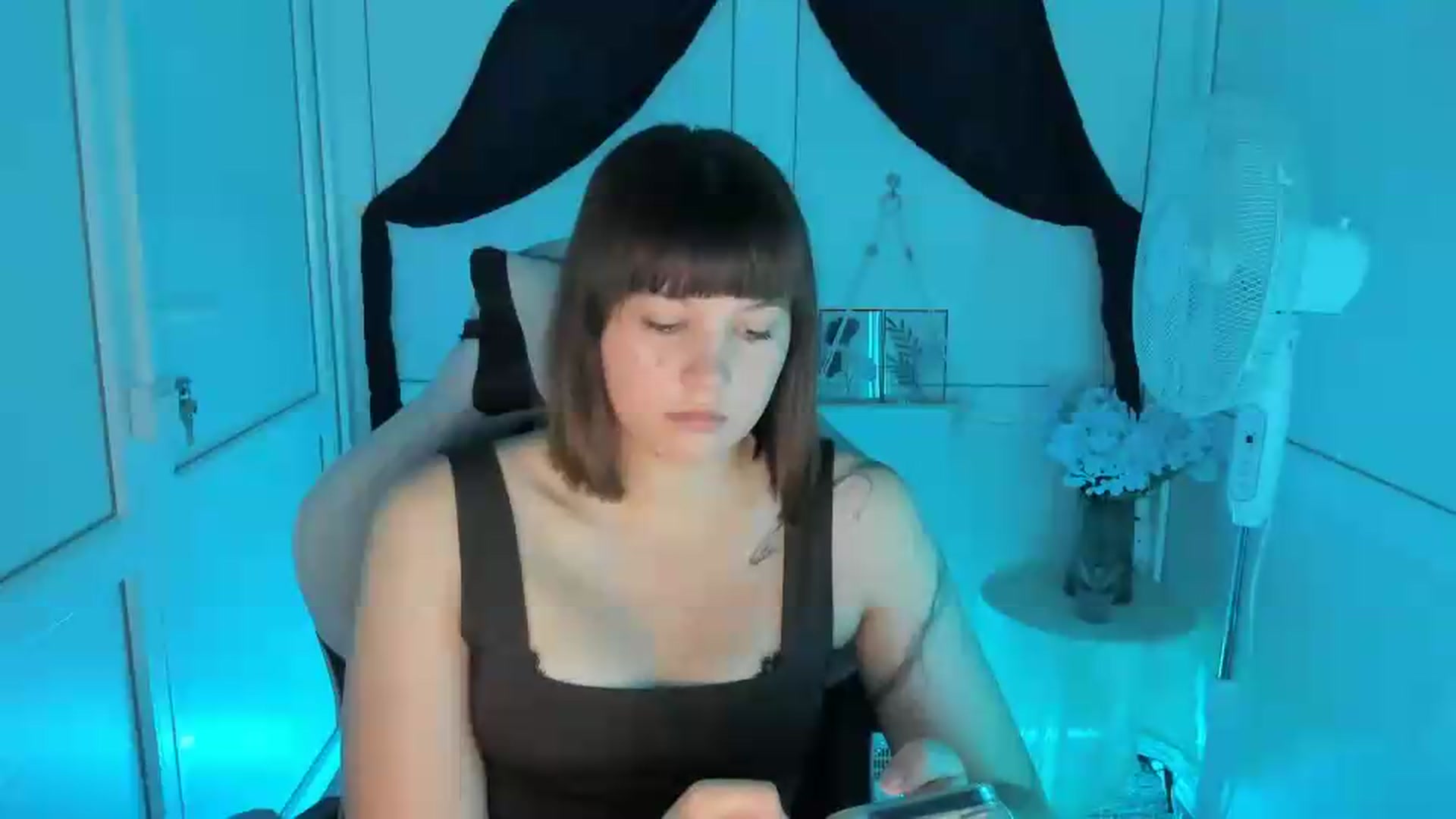 Gallery image thumbnail from Angel_Aura_'s myfreecams stream on, 09/14/2026, 10:22 image 14 of 20
