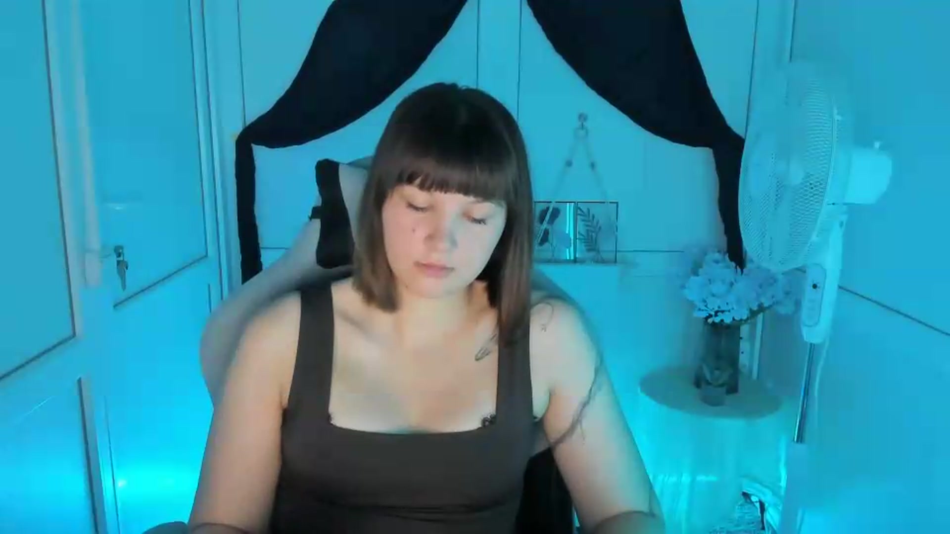 Gallery image thumbnail from Angel_Aura_'s myfreecams stream on, 09/14/2026, 10:22 image 10 of 20