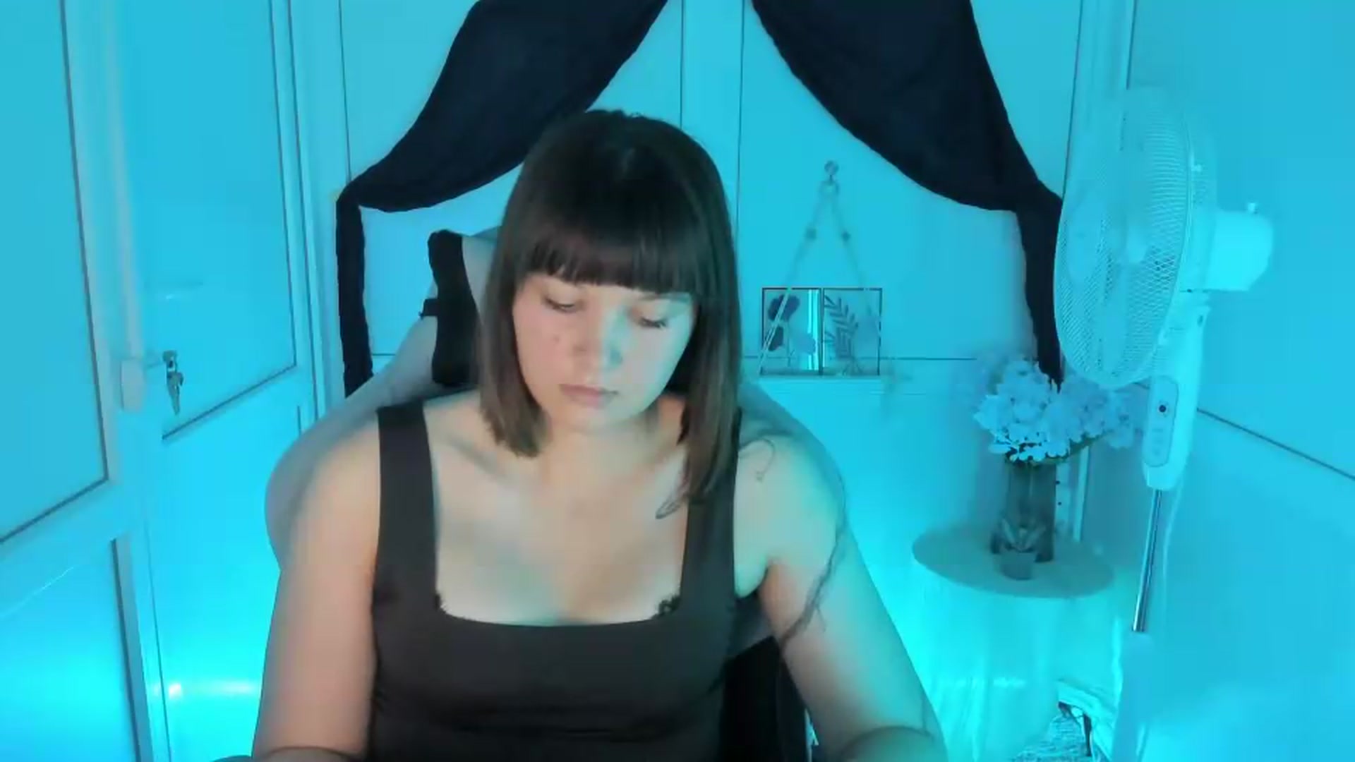Gallery image thumbnail from Angel_Aura_'s myfreecams stream on, 09/14/2026, 10:22 image 13 of 20