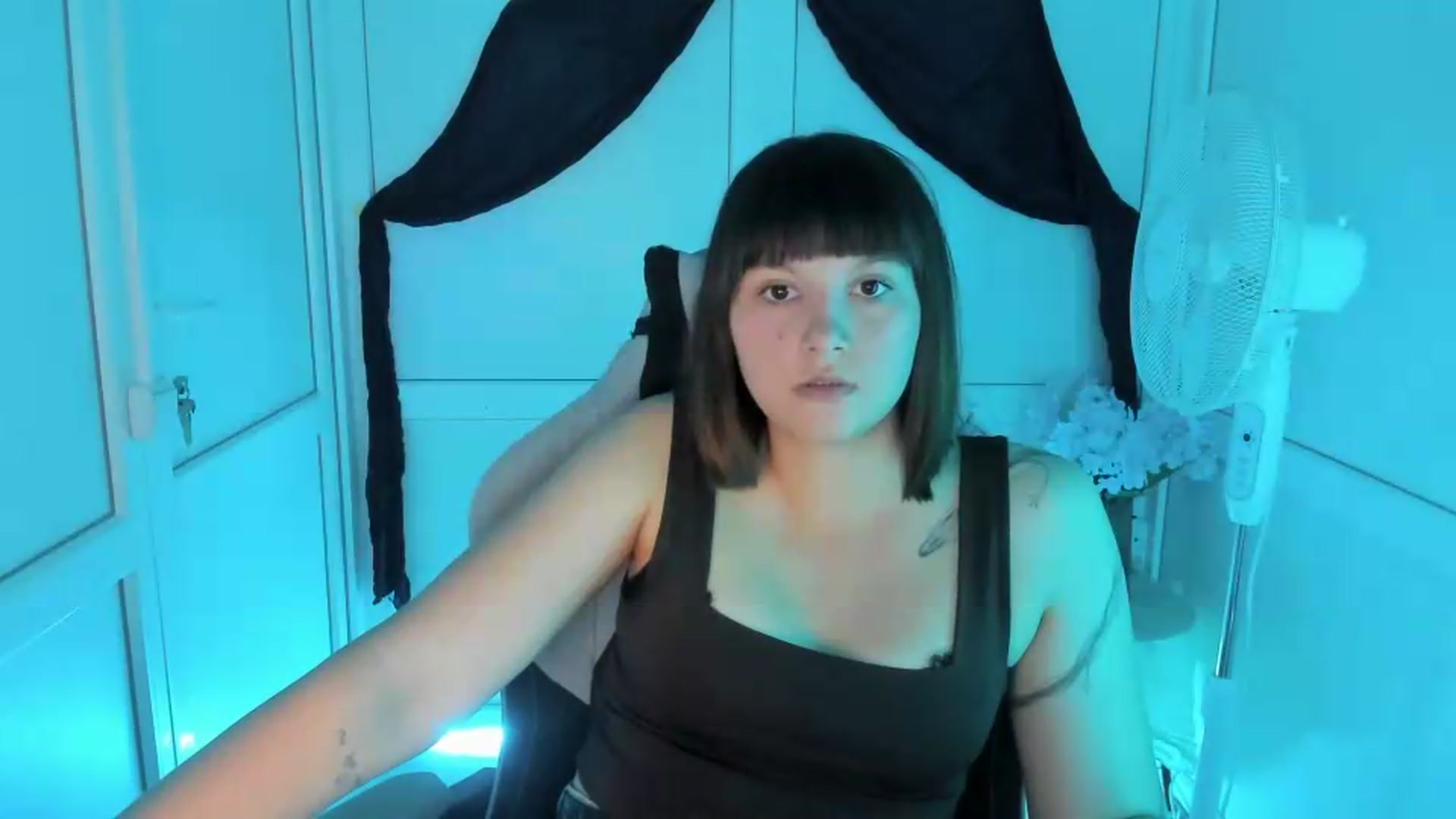 Gallery image thumbnail from Angel_Aura_'s myfreecams stream on, 09/14/2026, 10:22 image 7 of 20