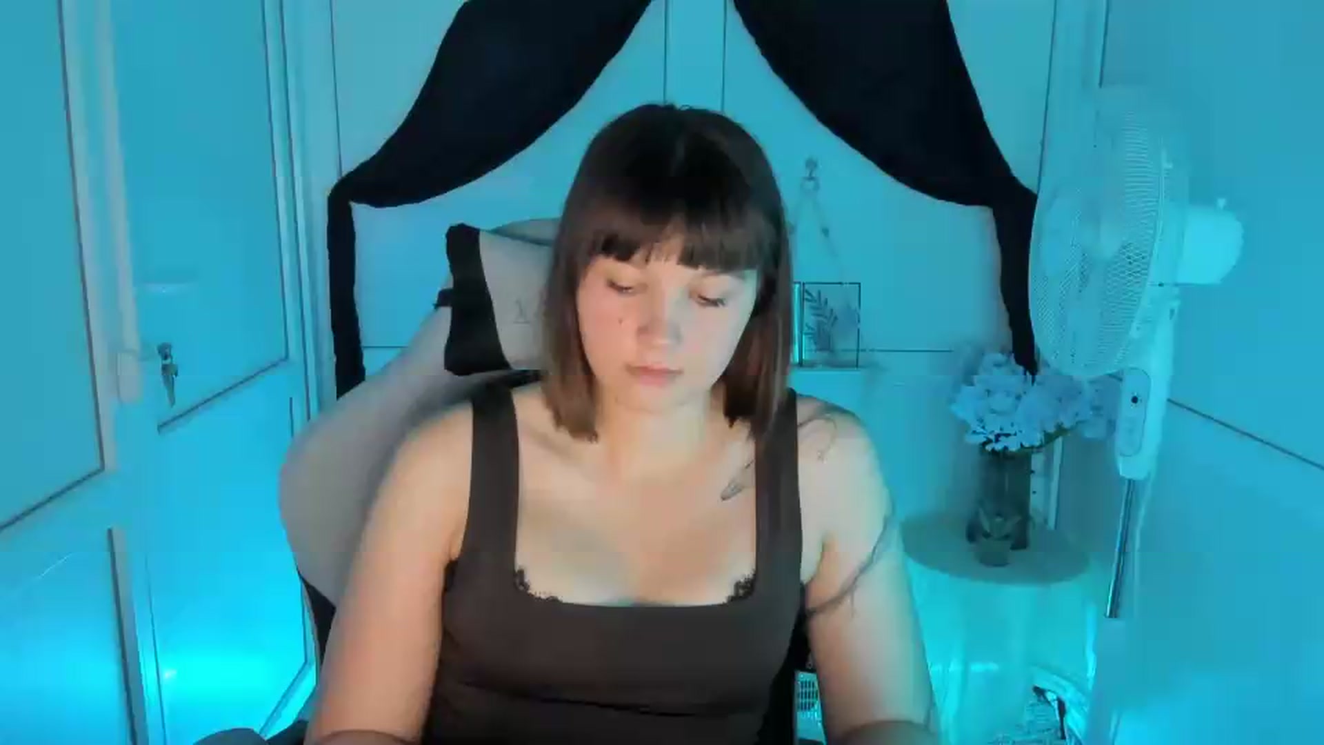 Gallery image thumbnail from Angel_Aura_'s myfreecams stream on, 09/14/2026, 10:22 image 19 of 20