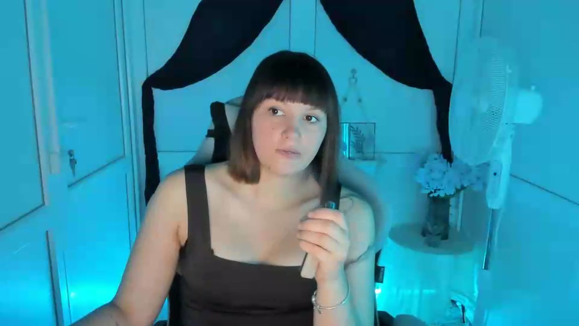 Gallery image thumbnail from Angel_Aura_'s myfreecams stream on, 09/14/2026, 10:22 image 6 of 20
