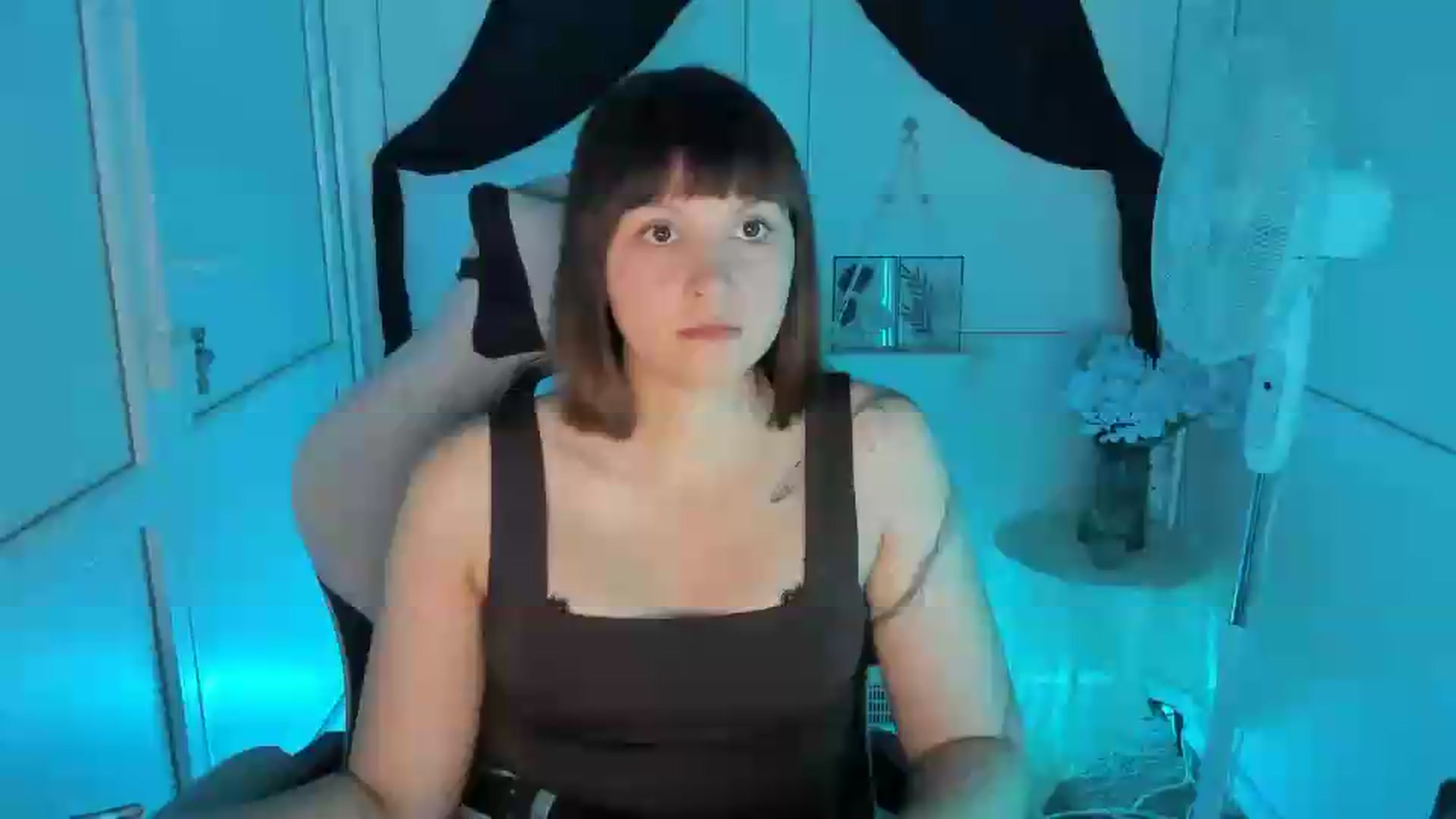 Gallery image thumbnail from Angel_Aura_'s myfreecams stream on, 09/14/2026, 11:38 image 9 of 20