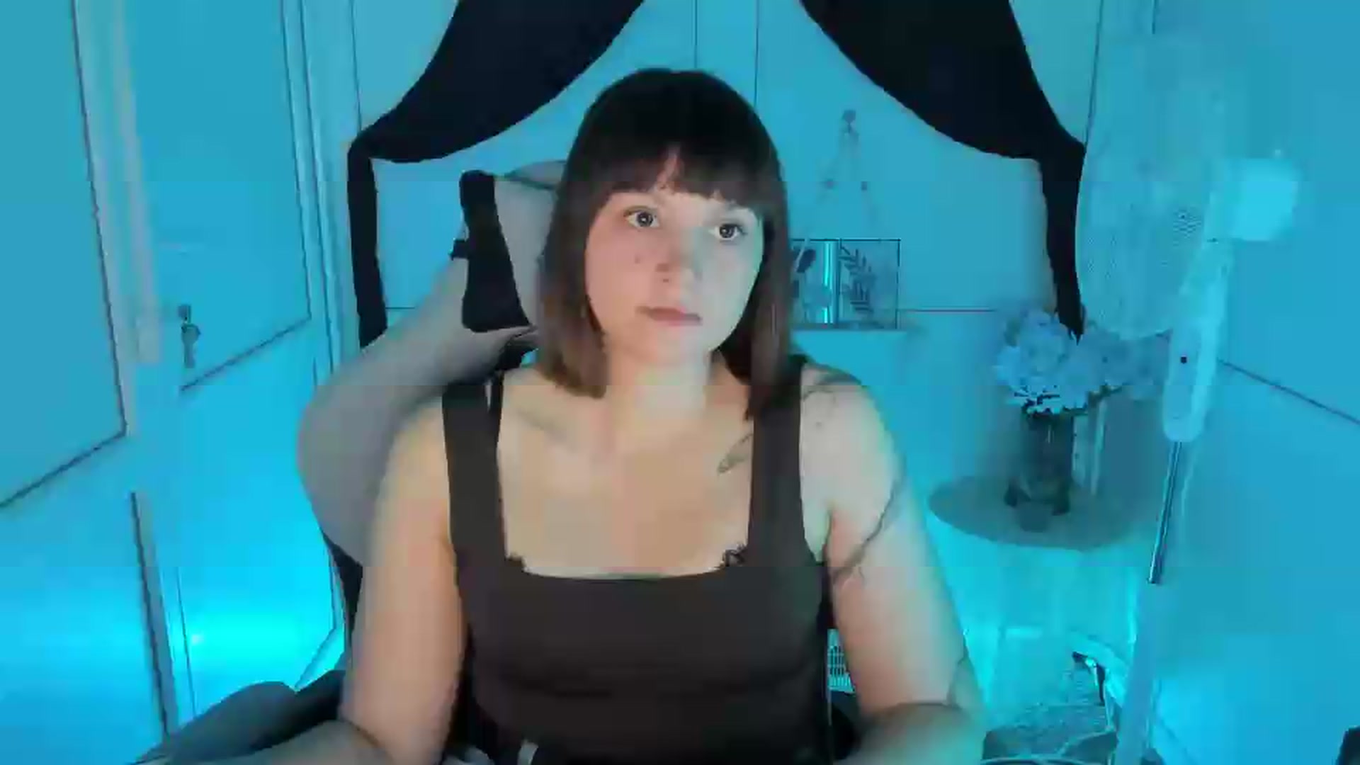 Gallery image thumbnail from Angel_Aura_'s myfreecams stream on, 09/14/2026, 11:38 image 19 of 20