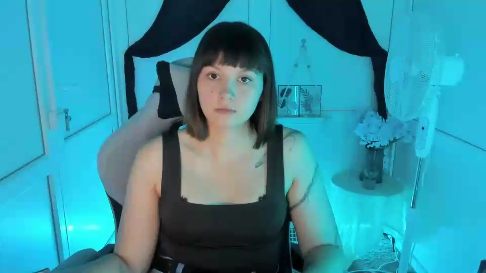 Gallery image thumbnail from Angel_Aura_'s myfreecams stream on, 09/14/2026, 11:38 image 5 of 20