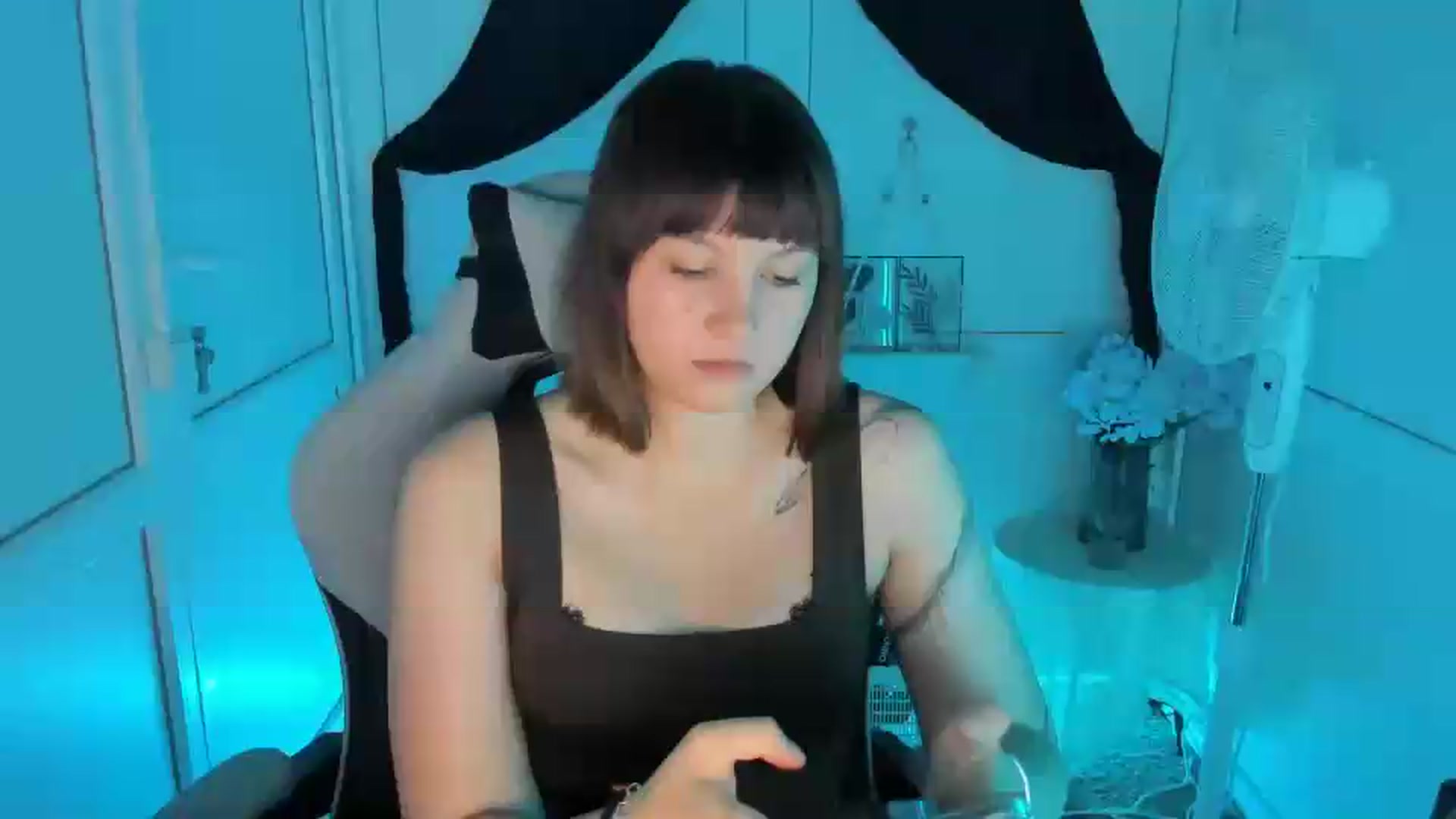 Gallery image thumbnail from Angel_Aura_'s myfreecams stream on, 09/14/2026, 11:38 image 1 of 20