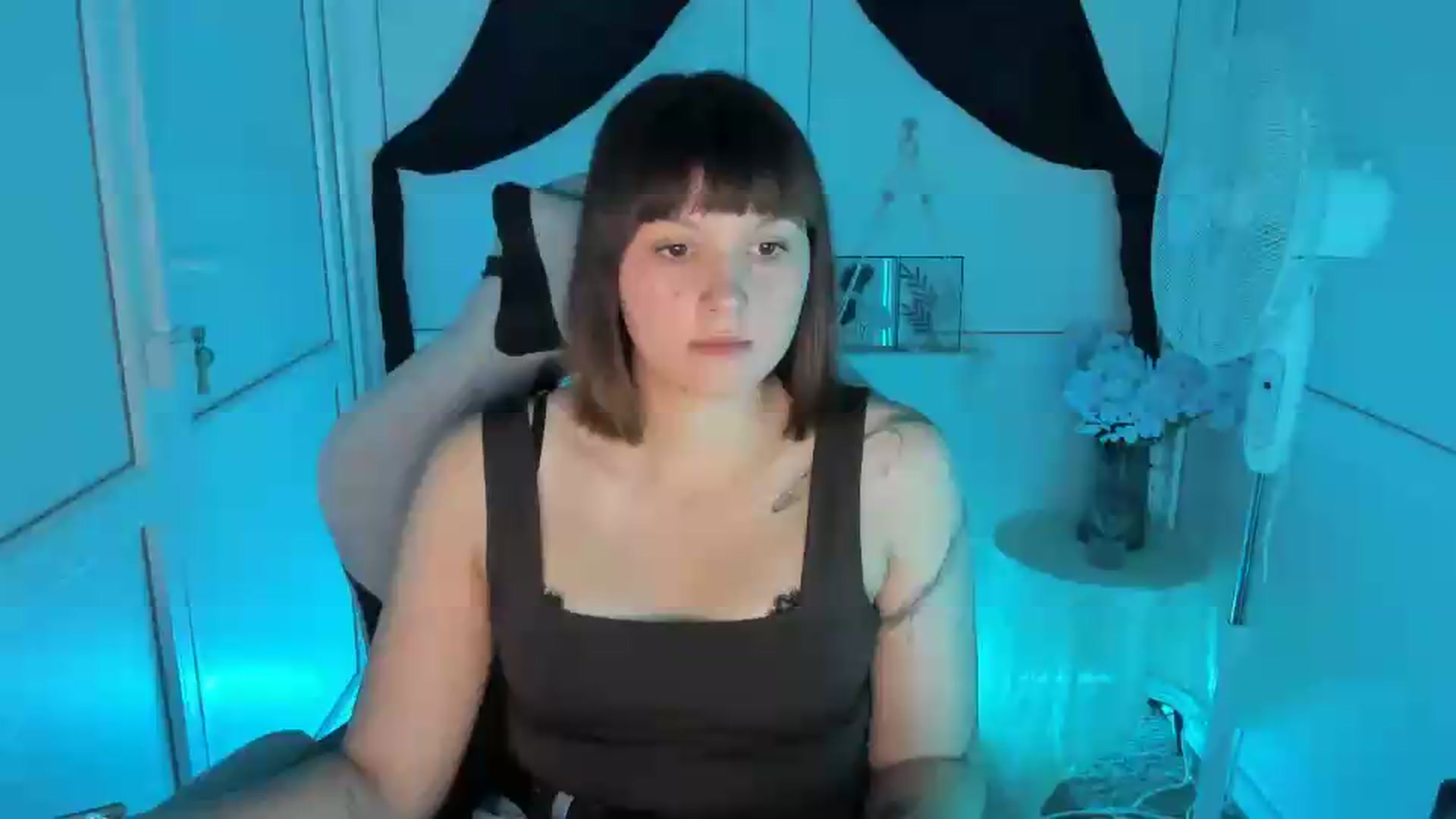 Gallery image thumbnail from Angel_Aura_'s myfreecams stream on, 09/14/2026, 11:38 image 18 of 20