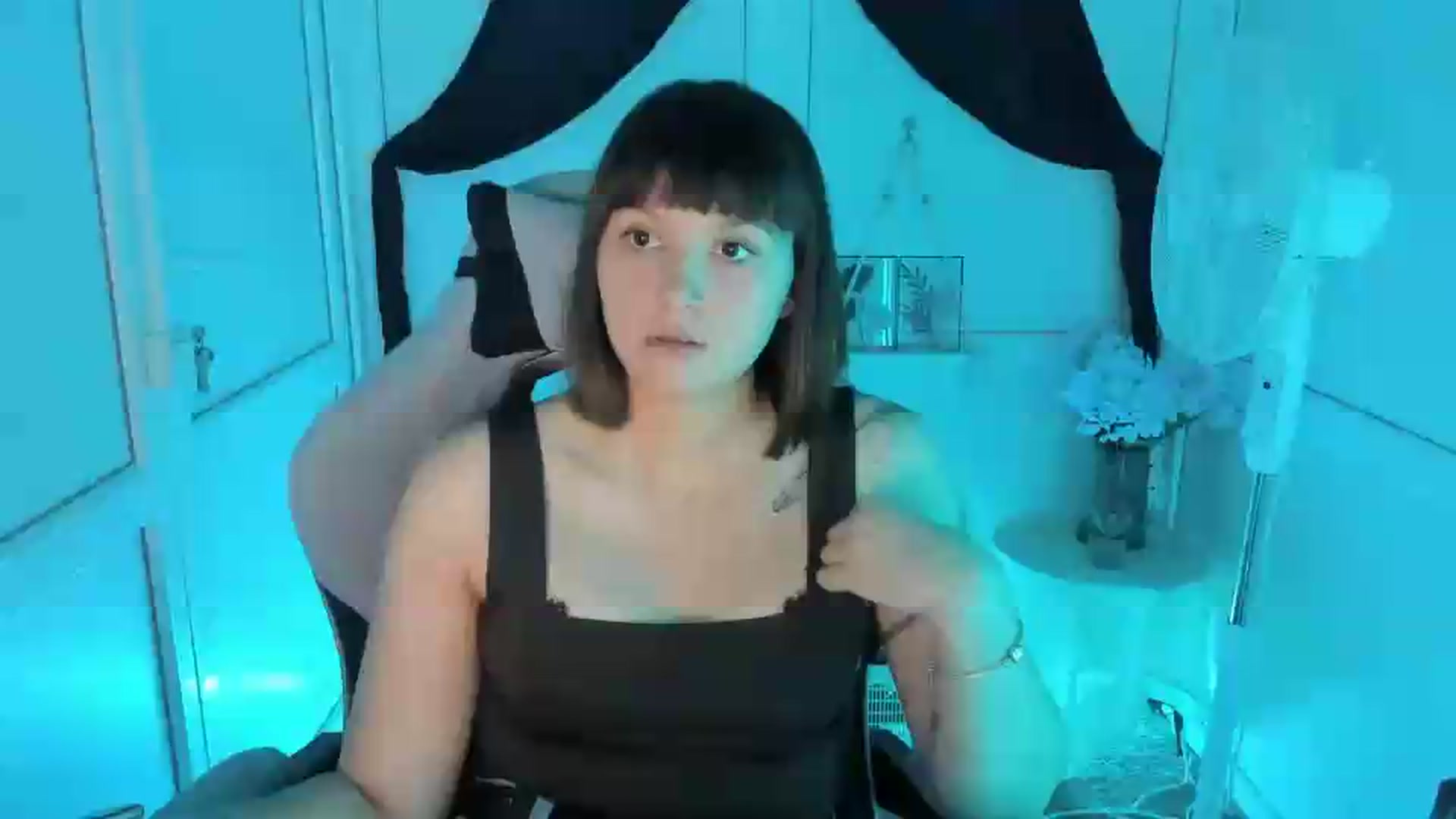 Gallery image thumbnail from Angel_Aura_'s myfreecams stream on, 09/14/2026, 11:38 image 10 of 20