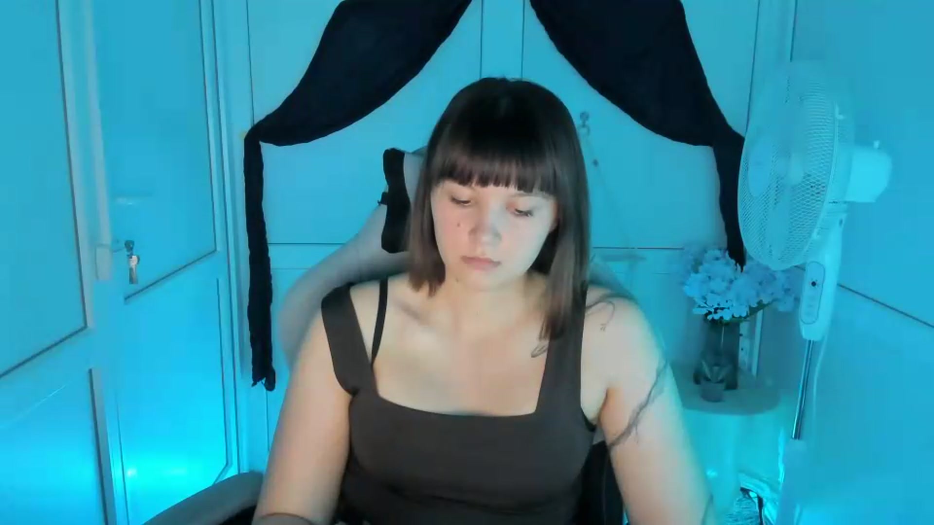 Gallery image thumbnail from Angel_Aura_'s myfreecams stream on, 09/14/2026, 16:03 image 15 of 20