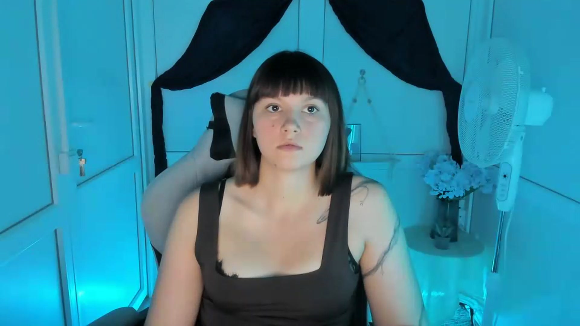 Gallery image thumbnail from Angel_Aura_'s myfreecams stream on, 09/14/2026, 16:03 image 13 of 20