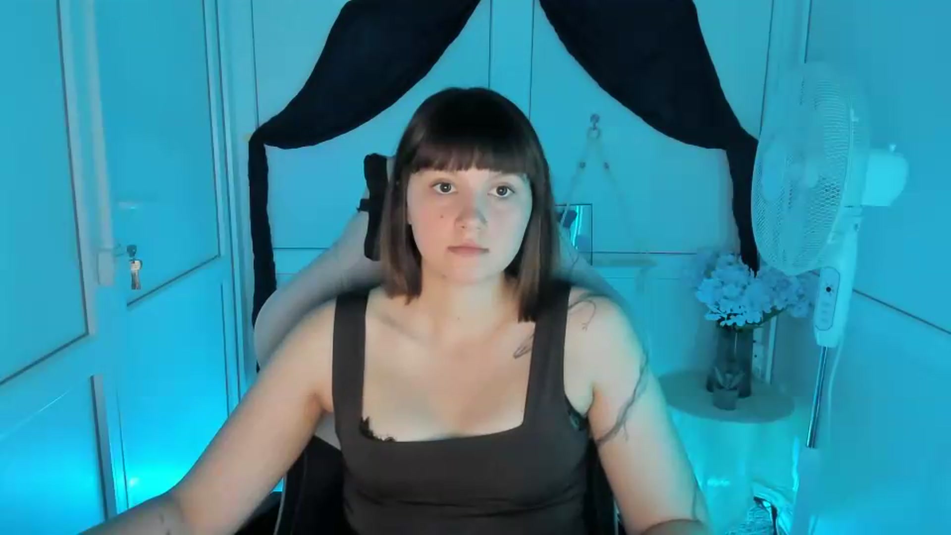 Gallery image thumbnail from Angel_Aura_'s myfreecams stream on, 09/14/2026, 16:03 image 4 of 20