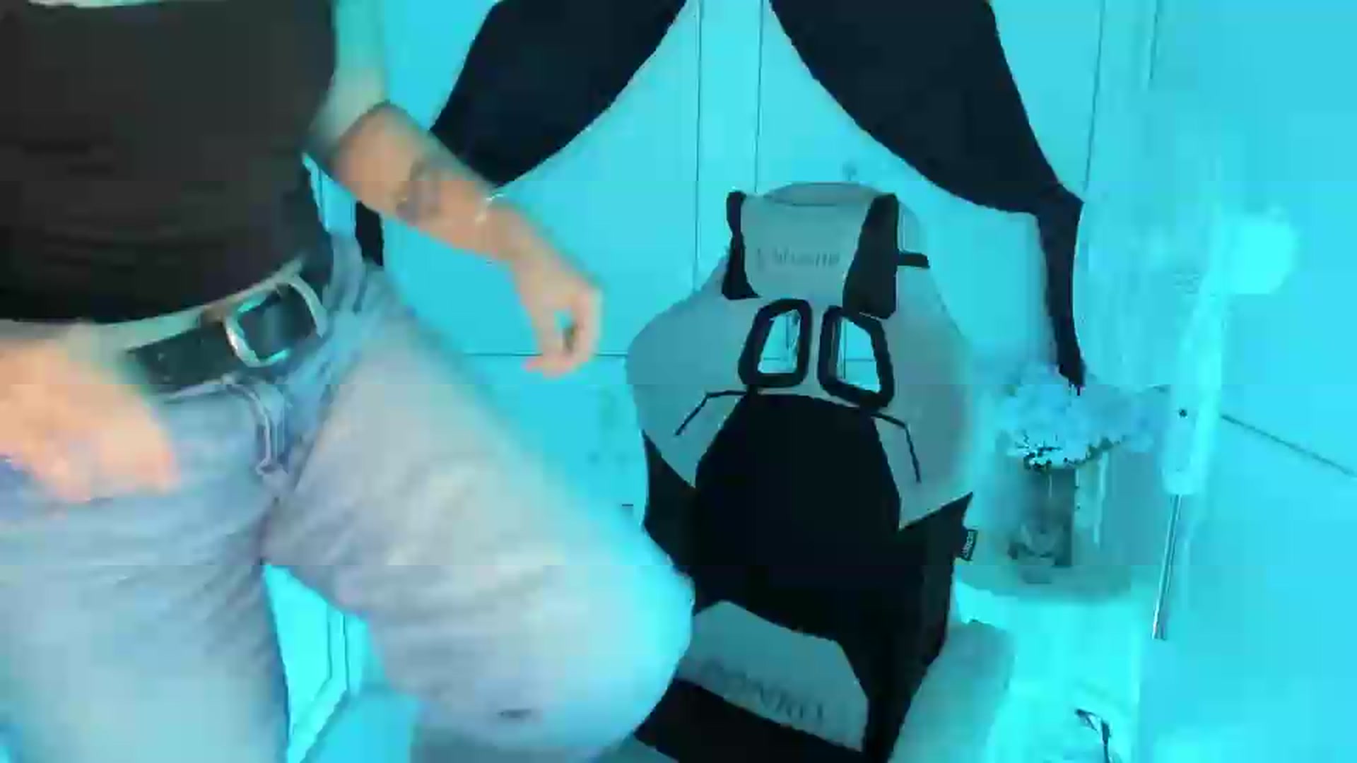 Gallery image thumbnail from Angel_Aura_'s myfreecams stream on, 09/14/2026, 16:03 image 1 of 20
