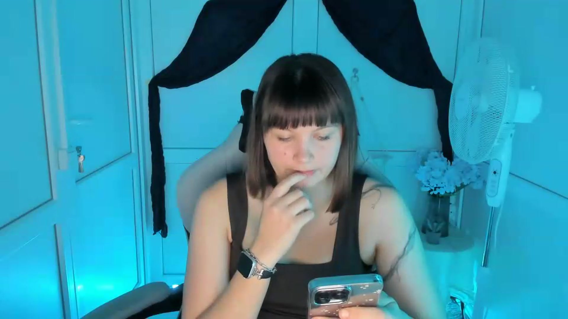 Gallery image thumbnail from Angel_Aura_'s myfreecams stream on, 09/14/2026, 16:03 image 19 of 20