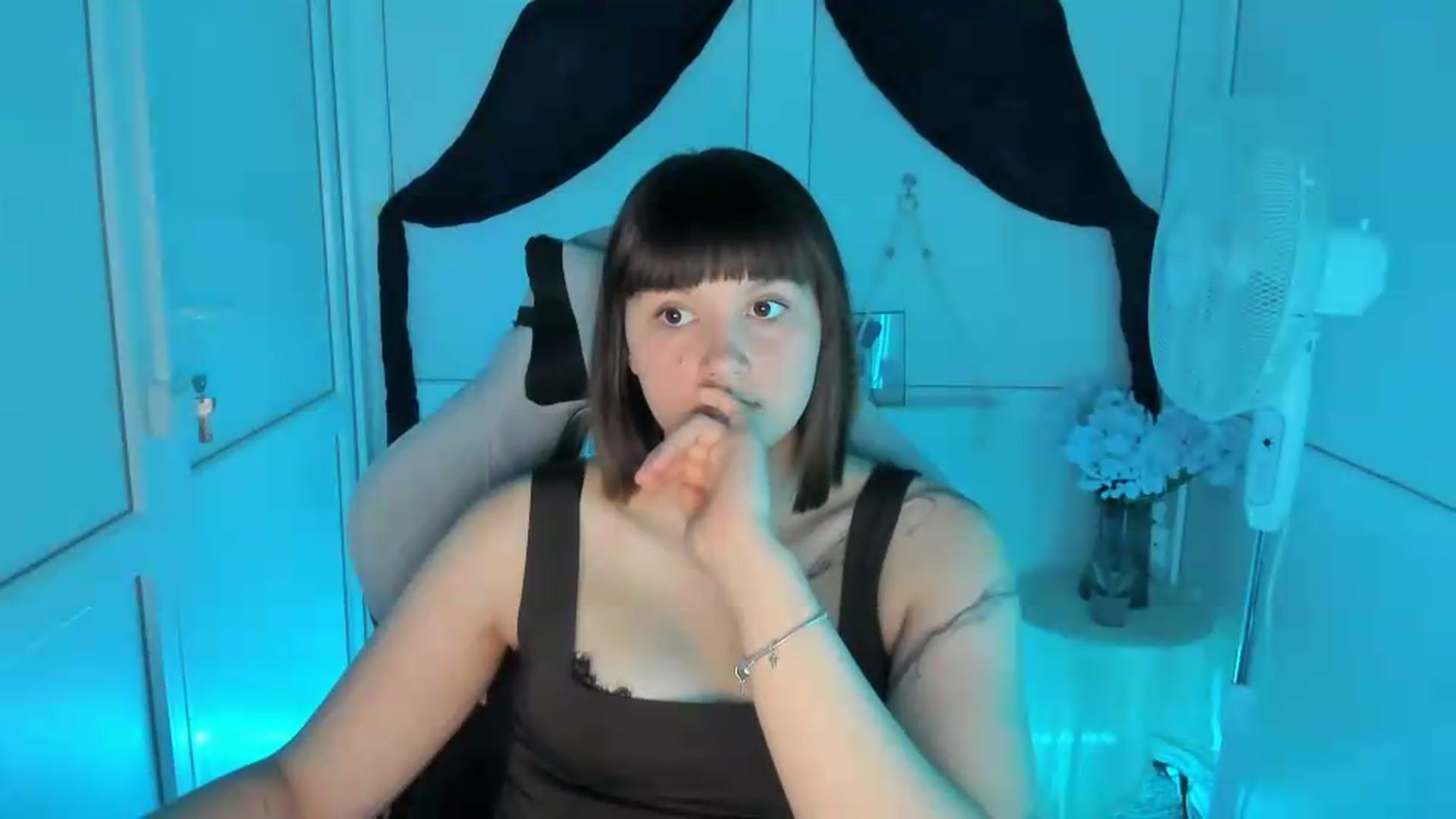 Gallery image thumbnail from Angel_Aura_'s myfreecams stream on, 09/14/2026, 16:03 image 8 of 20