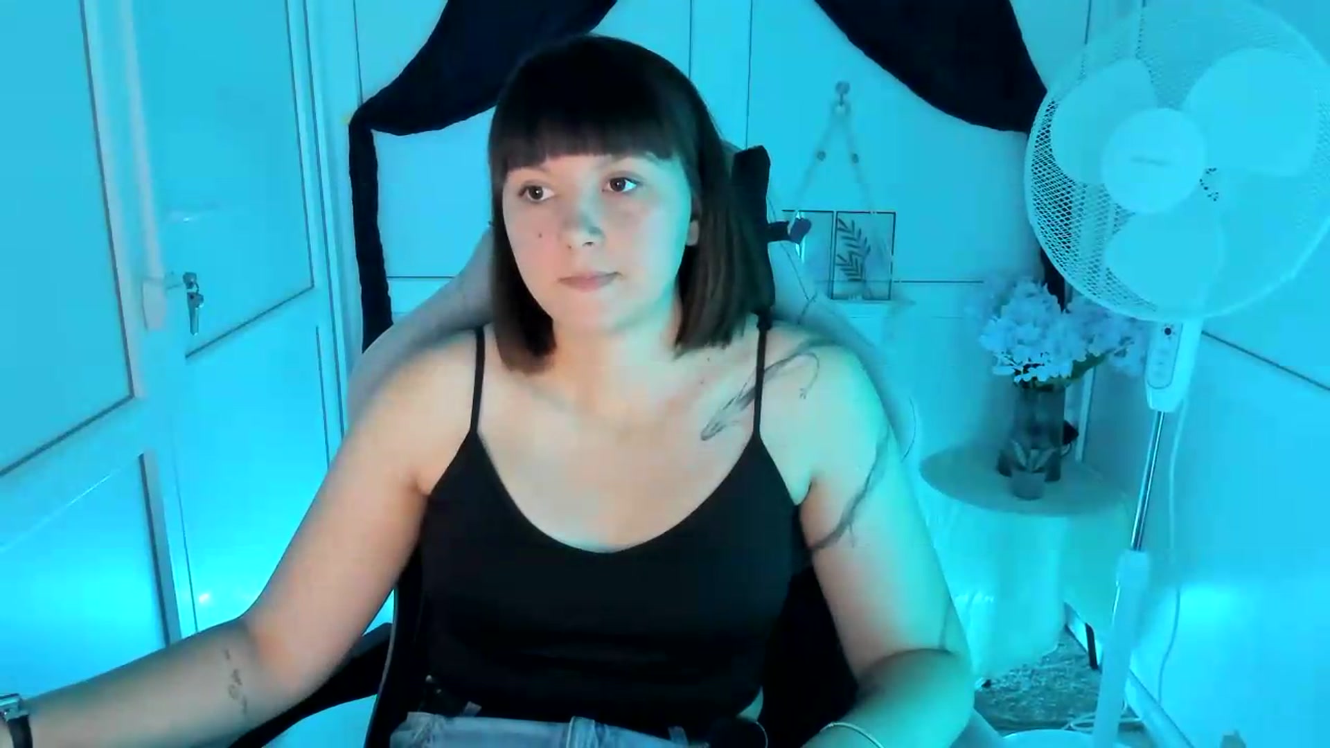 Gallery image thumbnail from Angel_Aura_'s myfreecams stream on, 09/15/2026, 08:11 image 4 of 20