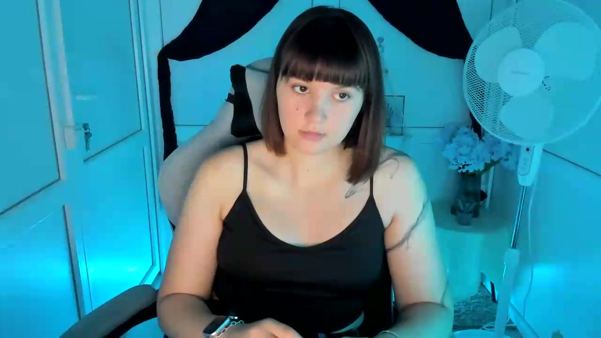 Gallery image thumbnail from Angel_Aura_'s myfreecams stream on, 09/15/2026, 08:11 image 15 of 20