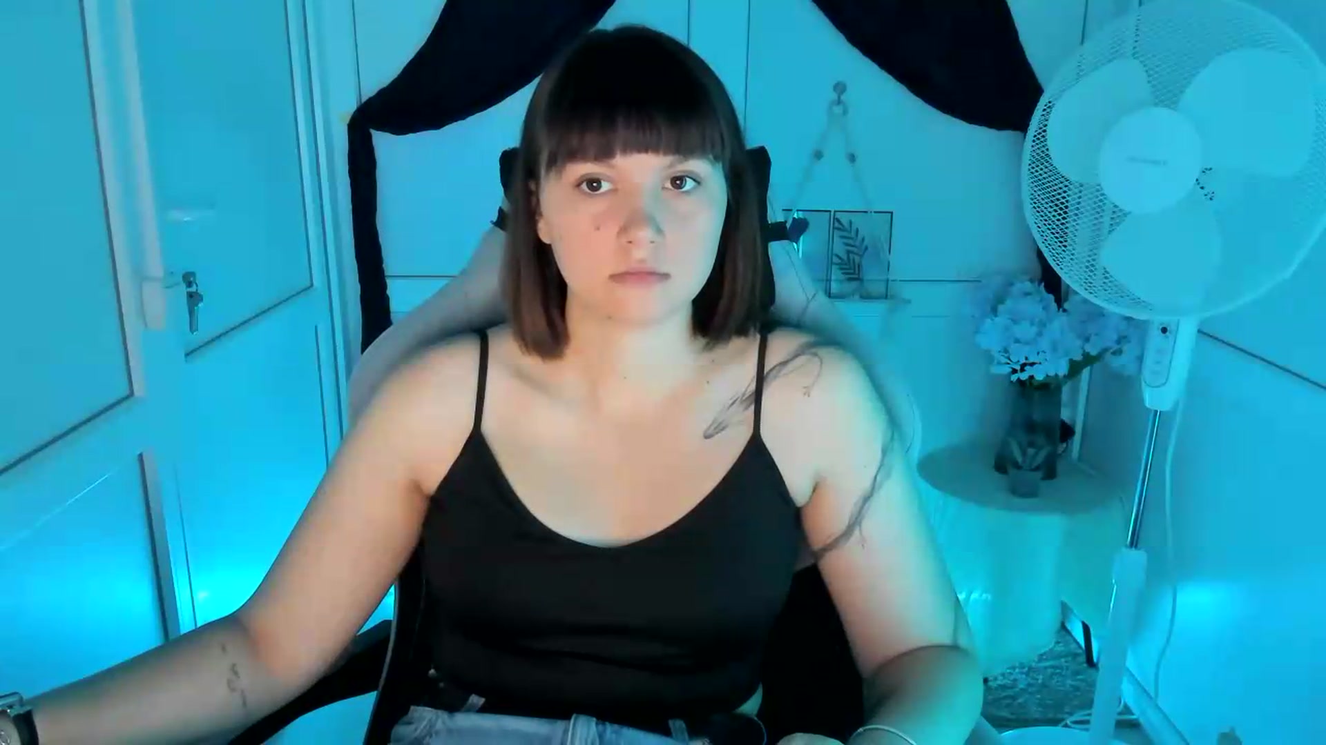 Gallery image thumbnail from Angel_Aura_'s myfreecams stream on, 09/15/2026, 08:11 image 3 of 20