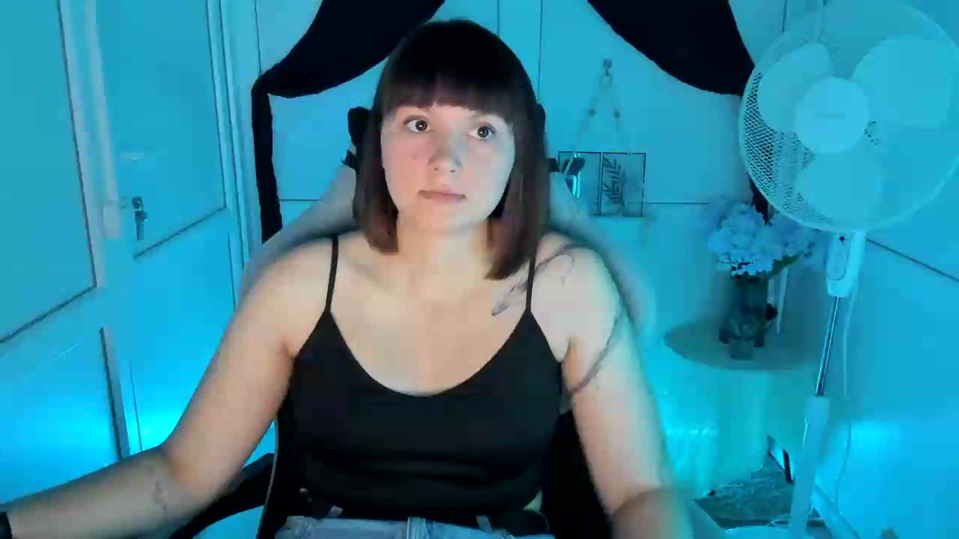 Gallery image thumbnail from Angel_Aura_'s myfreecams stream on, 09/15/2026, 08:11 image 1 of 20
