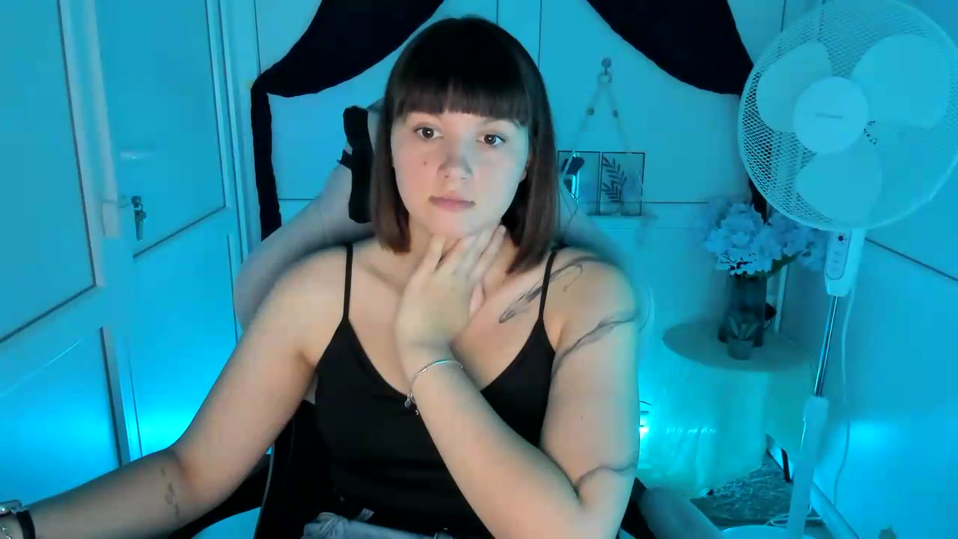 Gallery image thumbnail from Angel_Aura_'s myfreecams stream on, 09/15/2026, 08:11 image 11 of 20