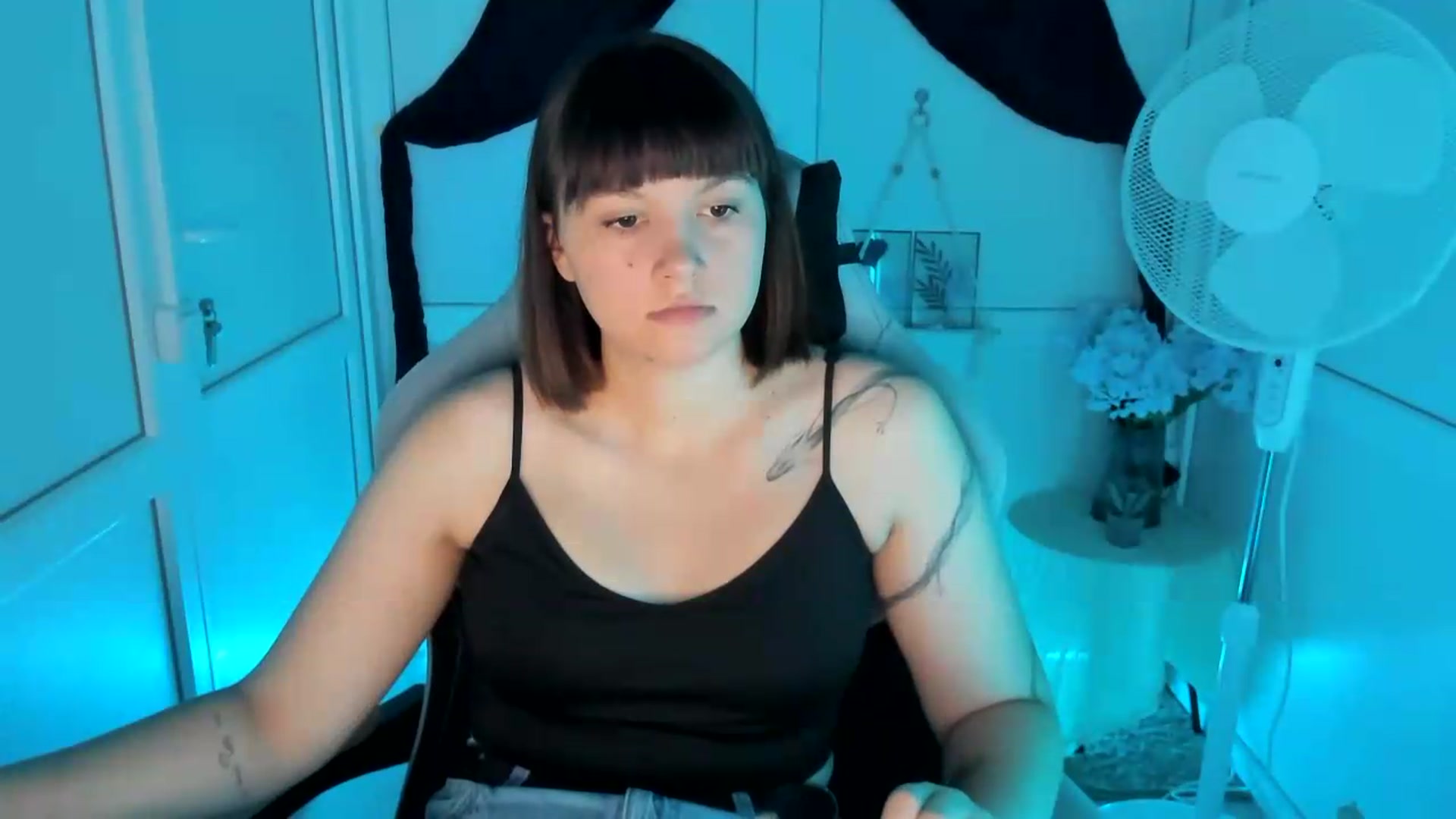 Gallery image thumbnail from Angel_Aura_'s myfreecams stream on, 09/15/2026, 08:11 image 2 of 20