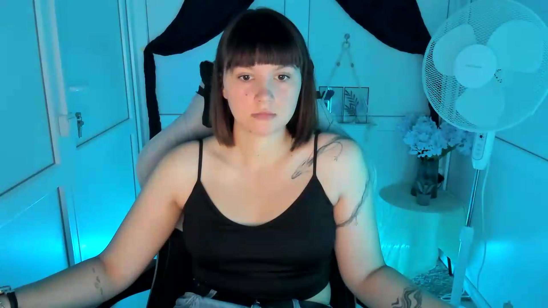 Gallery image thumbnail from Angel_Aura_'s myfreecams stream on, 09/15/2026, 08:11 image 9 of 20