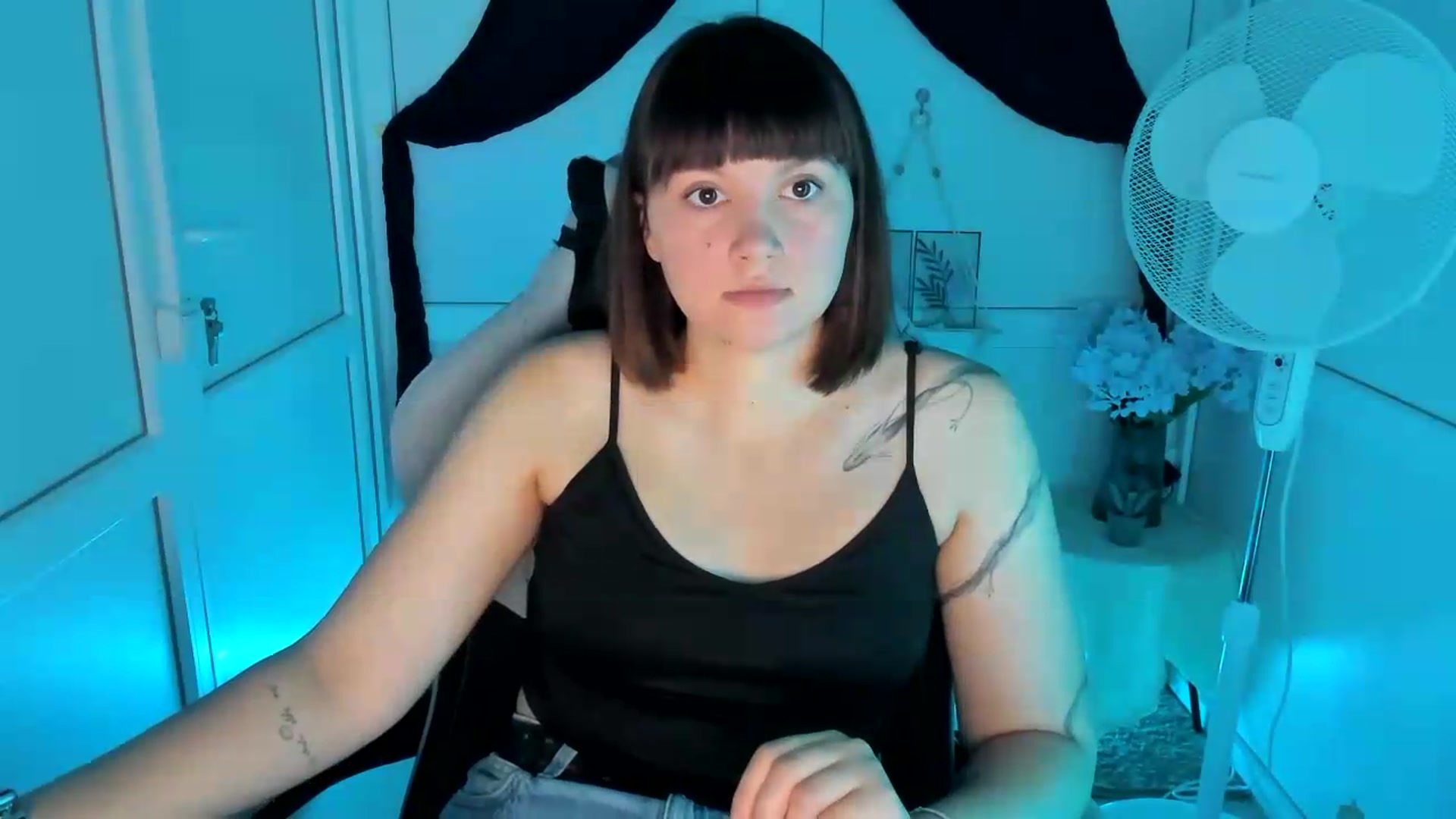 Gallery image thumbnail from Angel_Aura_'s myfreecams stream on, 09/15/2026, 08:11 image 14 of 20