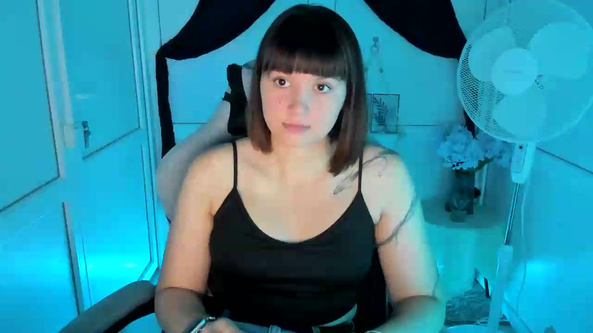 Gallery image thumbnail from Angel_Aura_'s myfreecams stream on, 09/15/2026, 08:11 image 13 of 20