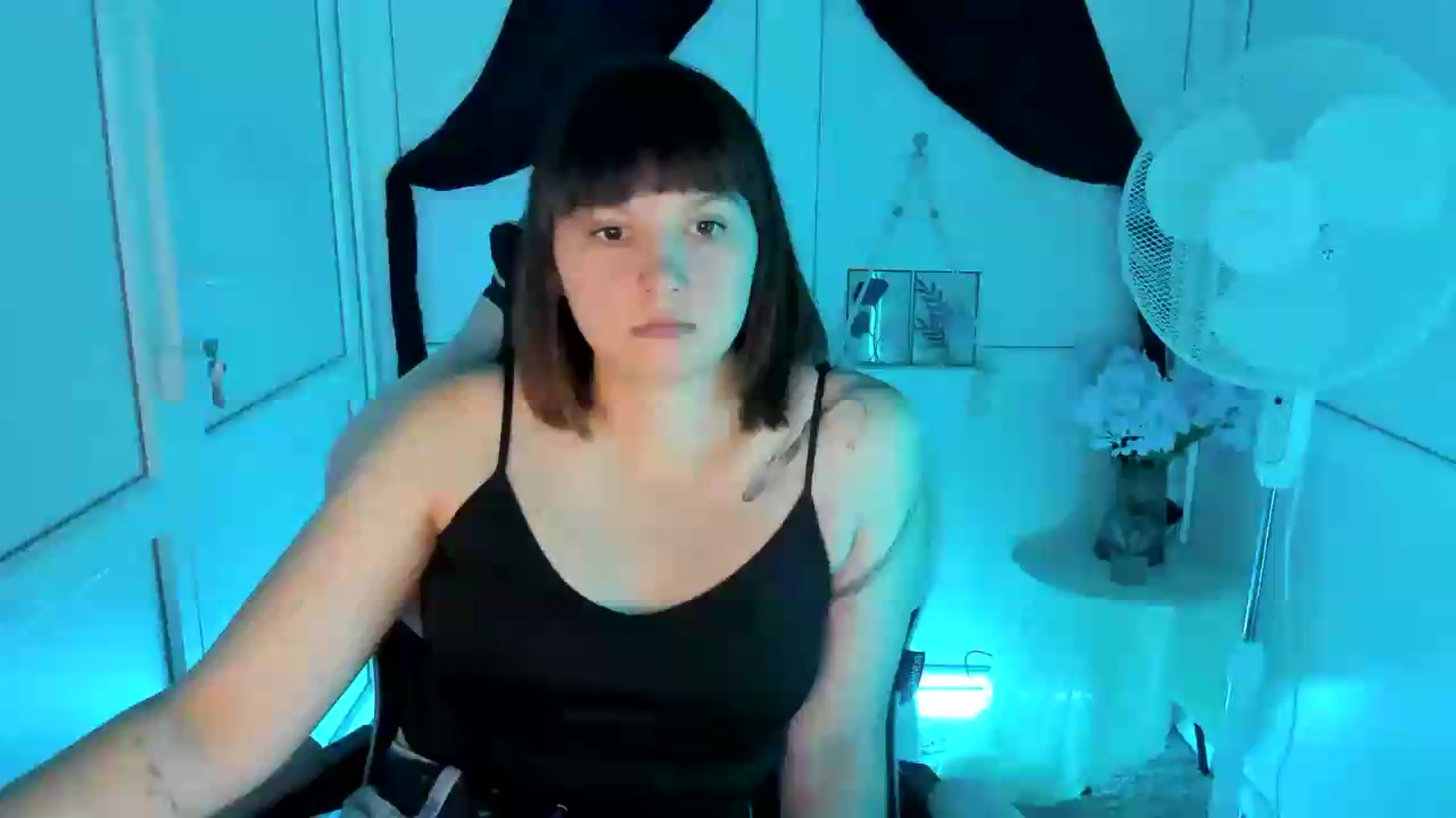Gallery image thumbnail from Angel_Aura_'s myfreecams stream on, 09/15/2026, 09:32 image 2 of 20