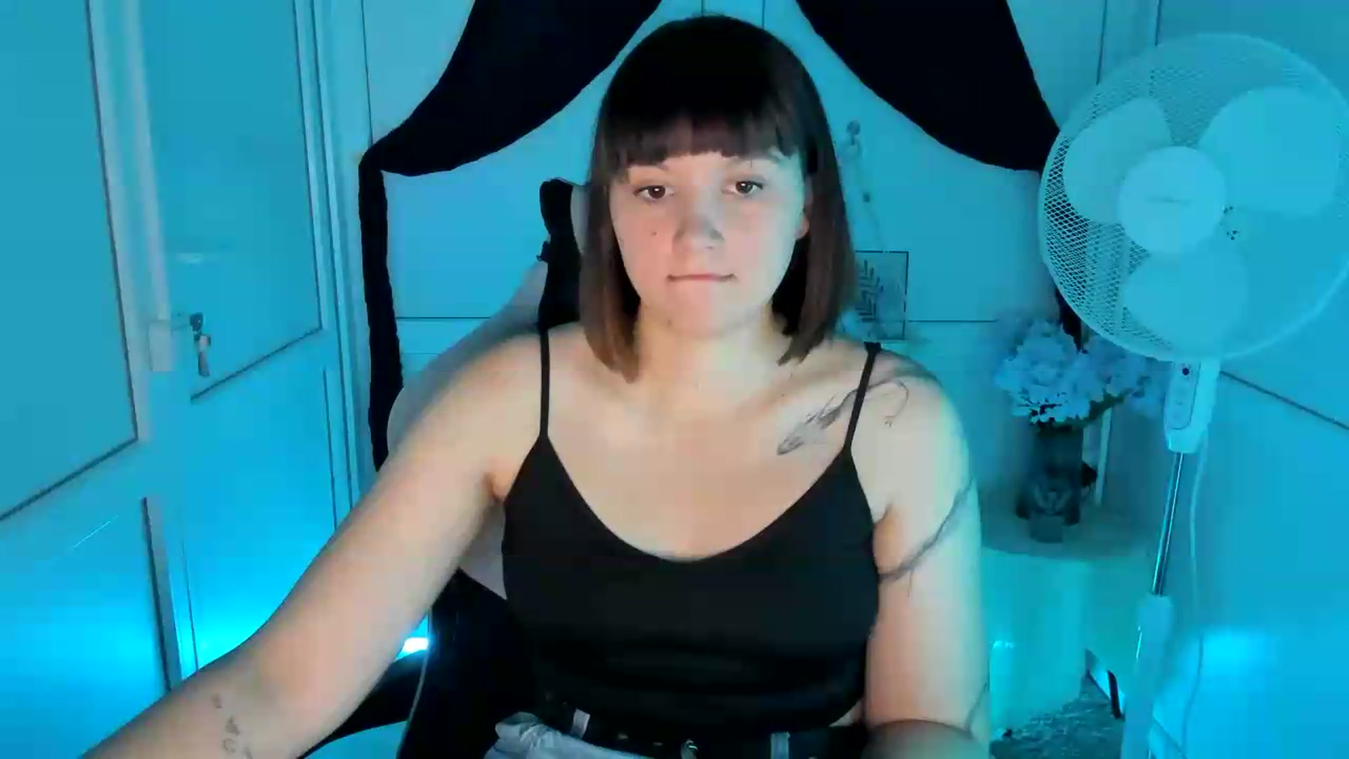 Gallery image thumbnail from Angel_Aura_'s myfreecams stream on, 09/15/2026, 09:32 image 16 of 20