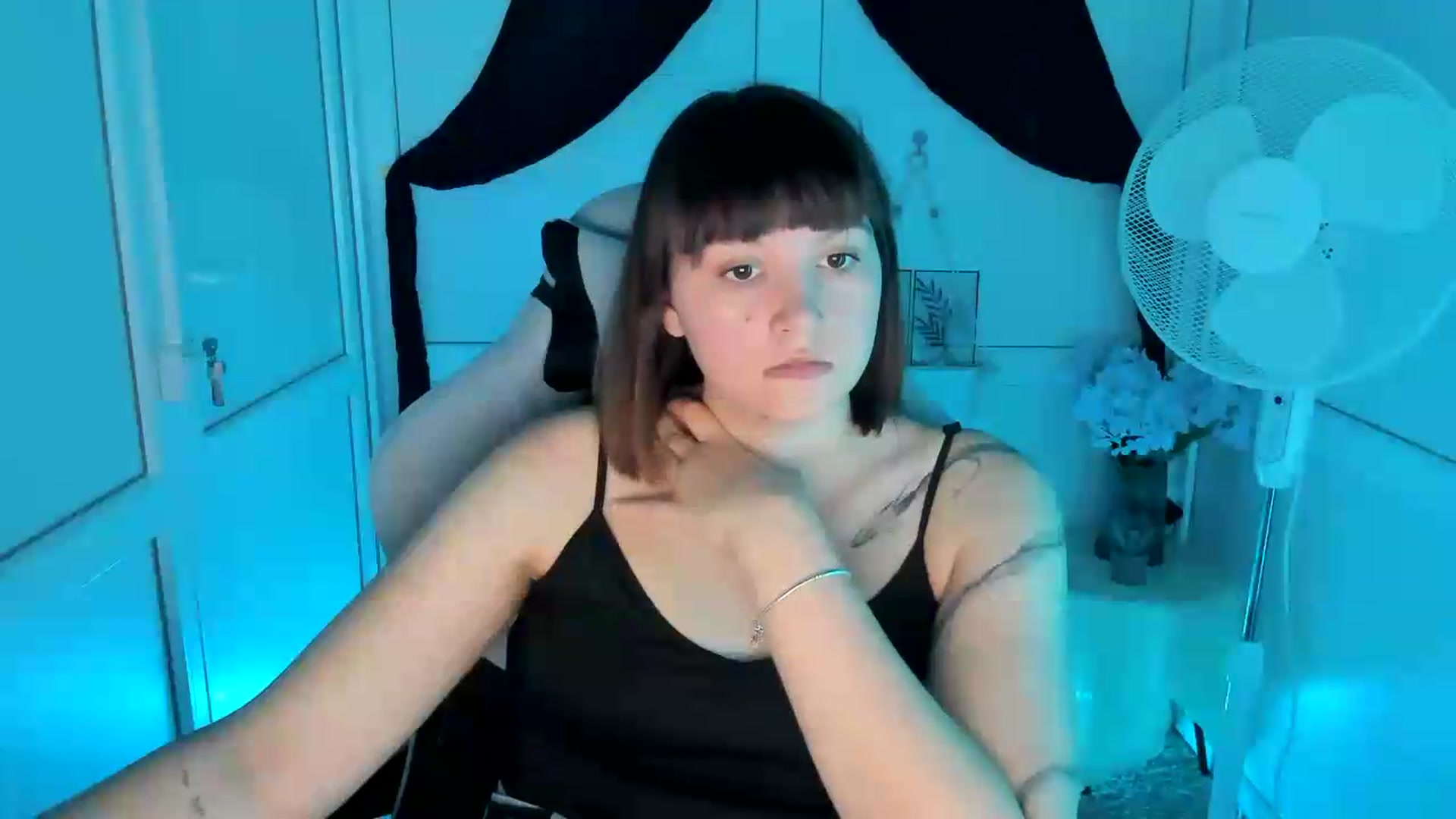 Gallery image thumbnail from Angel_Aura_'s myfreecams stream on, 09/15/2026, 09:32 image 11 of 20
