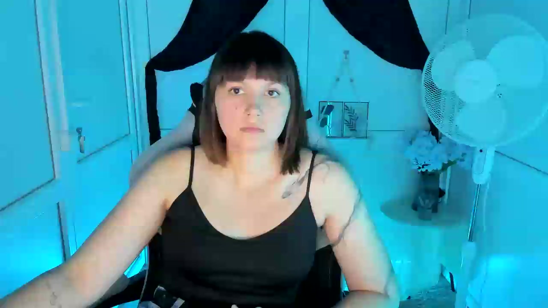 Gallery image thumbnail from Angel_Aura_'s myfreecams stream on, 09/15/2026, 09:32 image 5 of 20