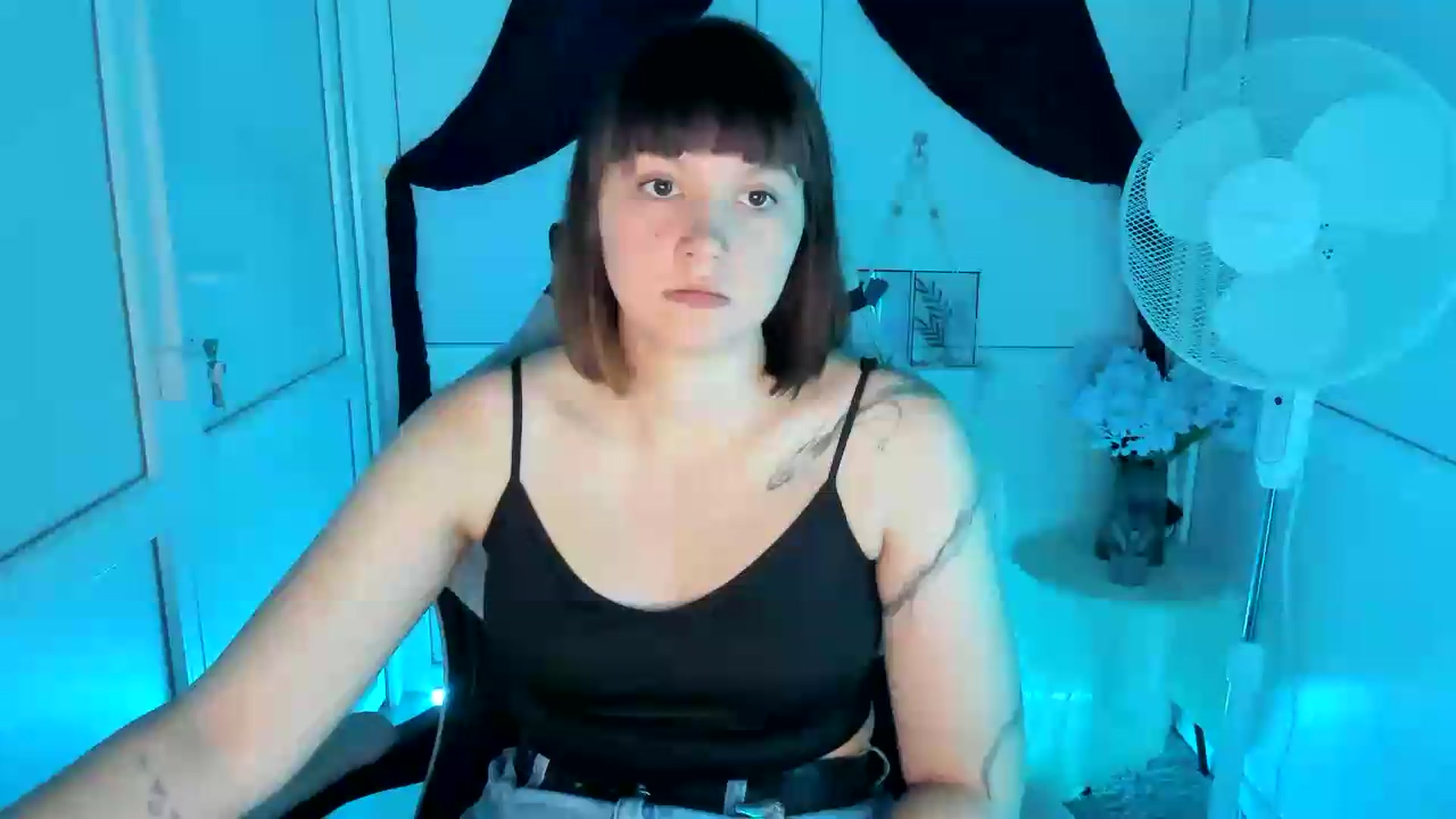 Gallery image thumbnail from Angel_Aura_'s myfreecams stream on, 09/15/2026, 09:32 image 12 of 20
