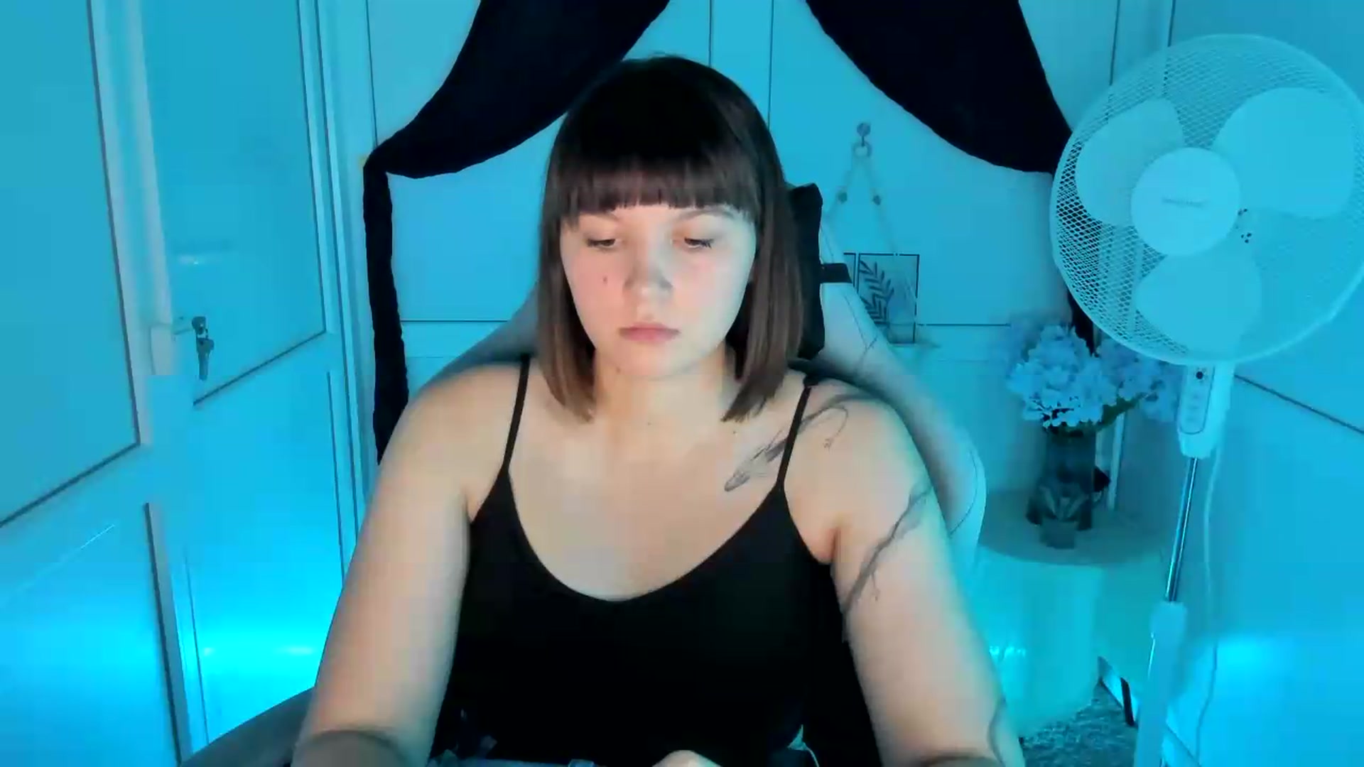 Gallery image thumbnail from Angel_Aura_'s myfreecams stream on, 09/15/2026, 10:39 image 8 of 20