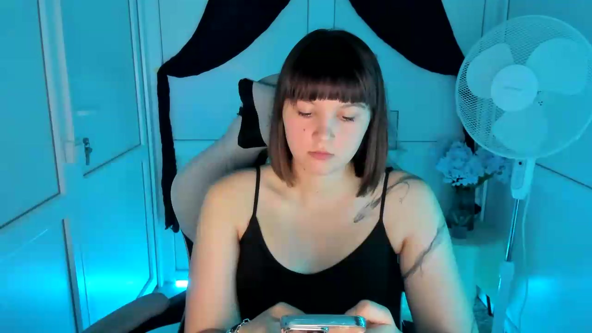 Gallery image thumbnail from Angel_Aura_'s myfreecams stream on, 09/15/2026, 10:39 image 13 of 20