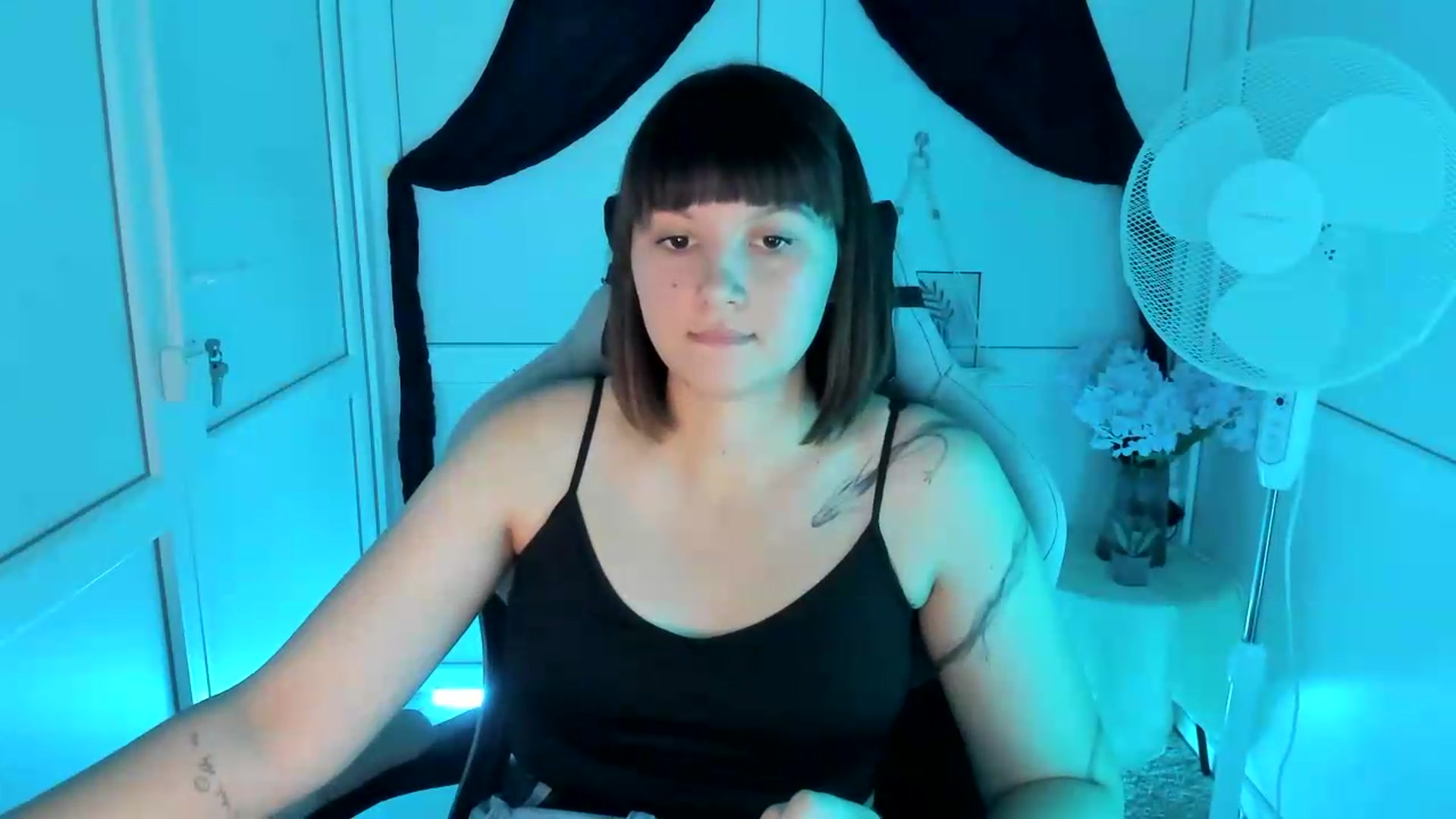 Gallery image thumbnail from Angel_Aura_'s myfreecams stream on, 09/15/2026, 10:39 image 11 of 20