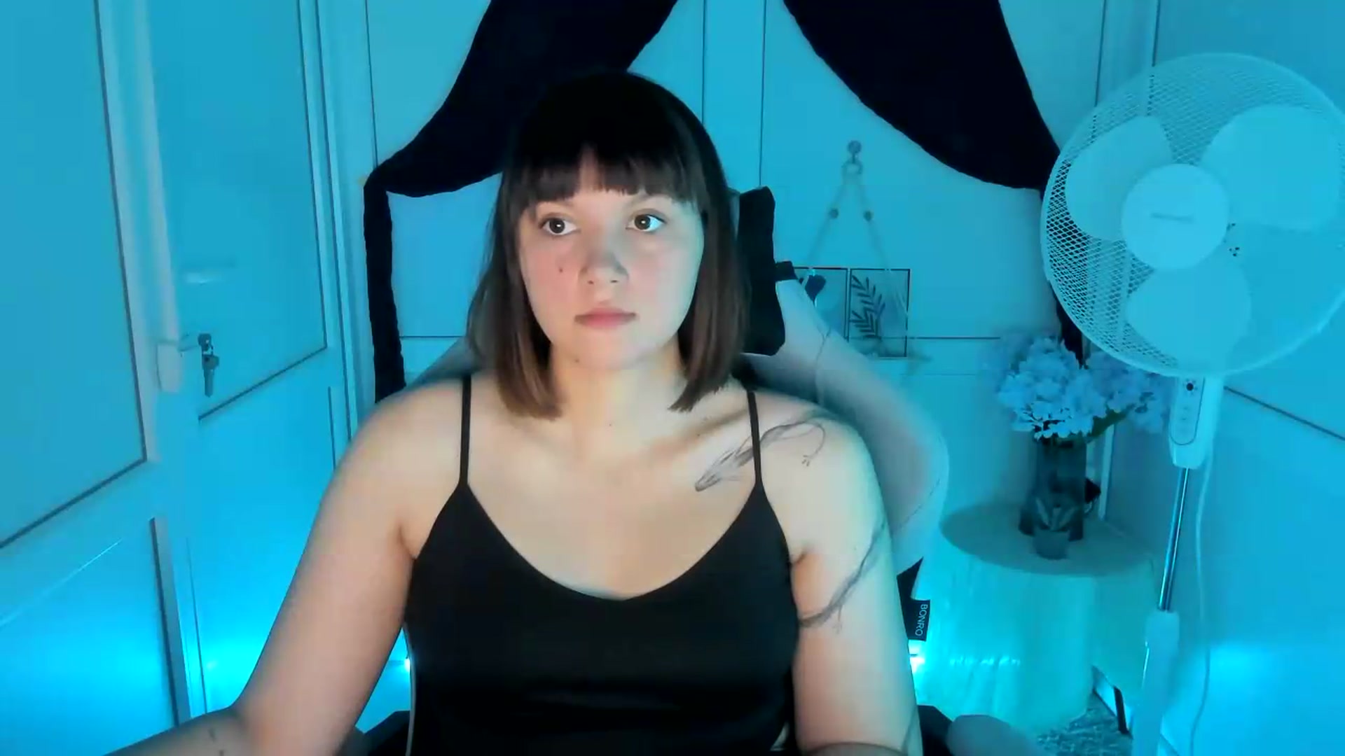 Gallery image thumbnail from Angel_Aura_'s myfreecams stream on, 09/15/2026, 11:06 image 18 of 20