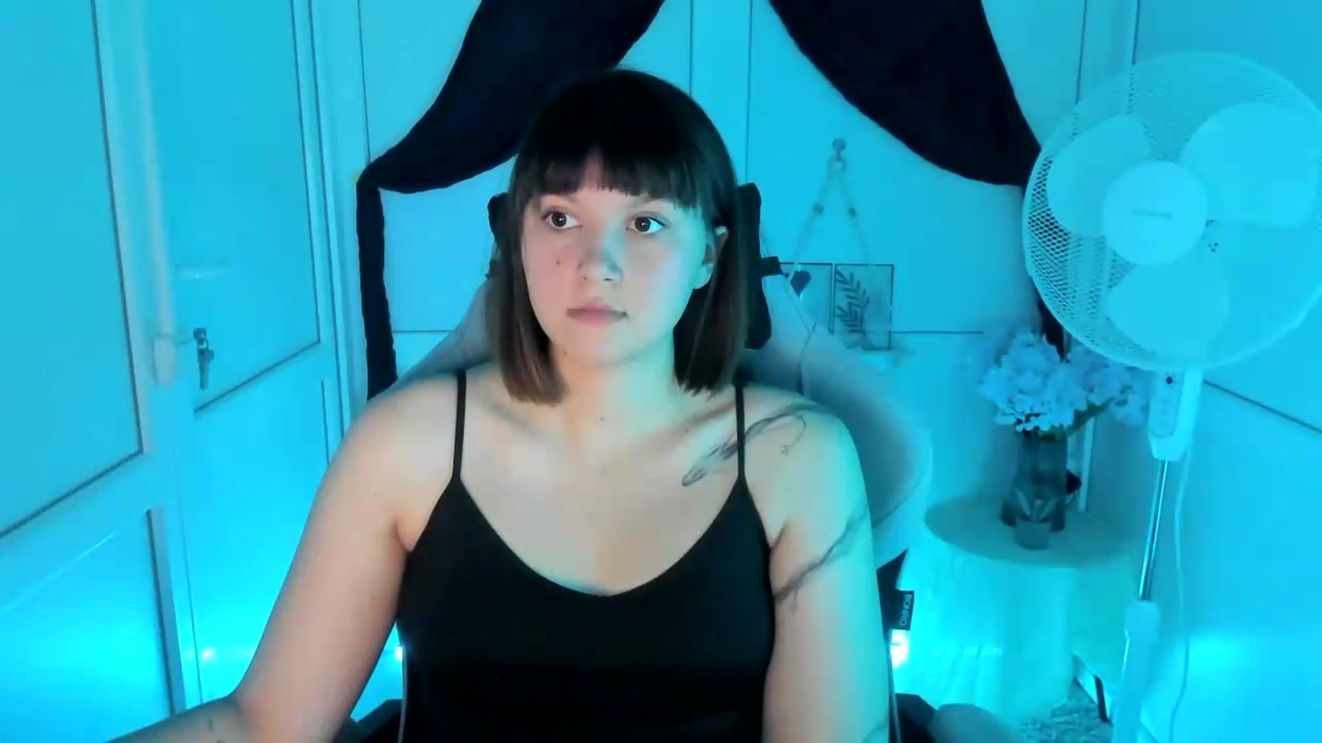 Gallery image thumbnail from Angel_Aura_'s myfreecams stream on, 09/15/2026, 11:06 image 19 of 20